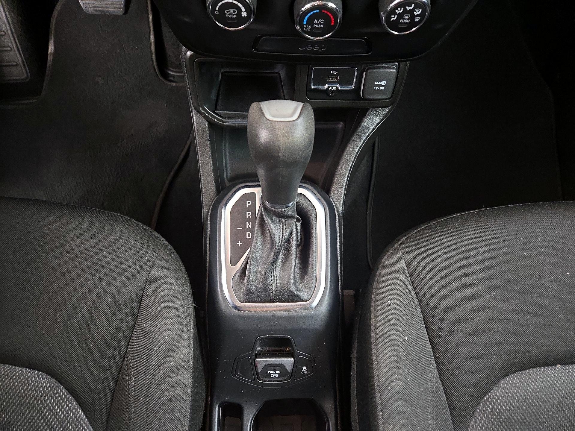 Thumbnail: 2020 Jeep Renegade - 17