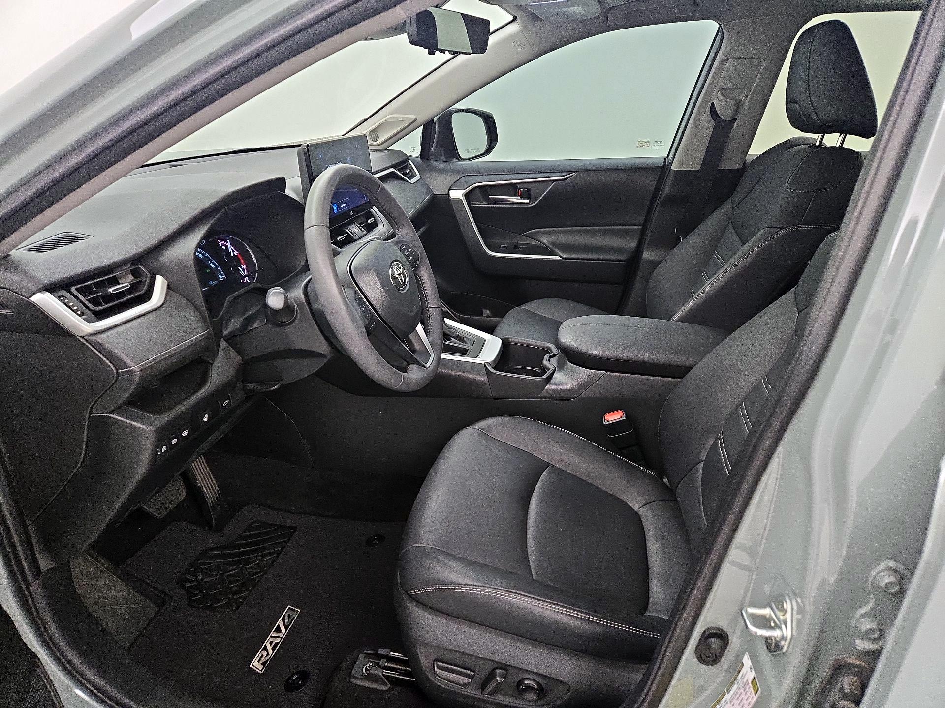 Thumbnail: 2023 Toyota RAV4 - 11