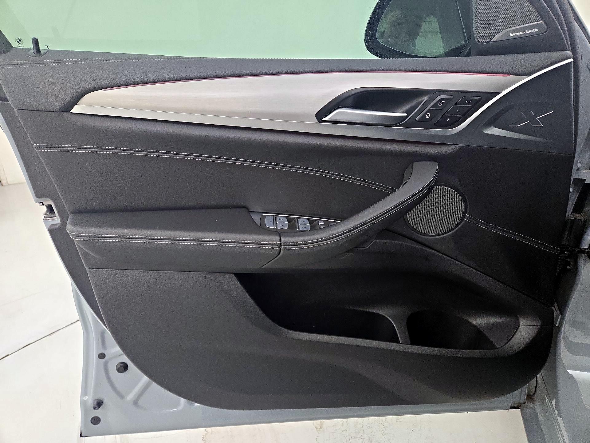 Thumbnail: 2023 BMW X4 - 12