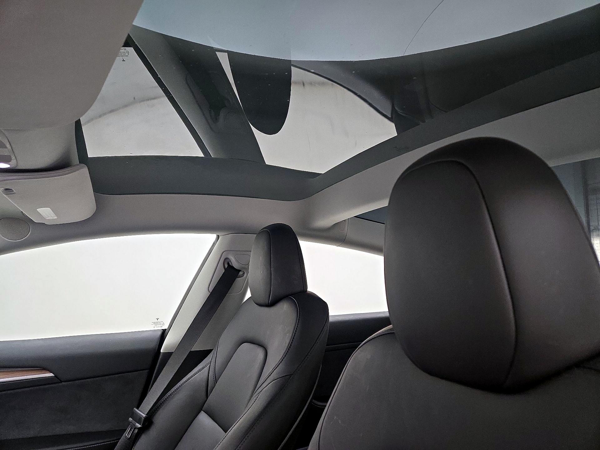 Thumbnail: 2023 Tesla Model 3 - 19