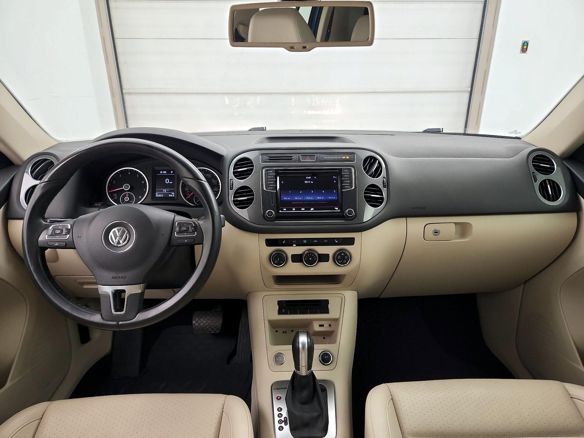 Thumbnail: 2017 Volkswagen Tiguan - 9