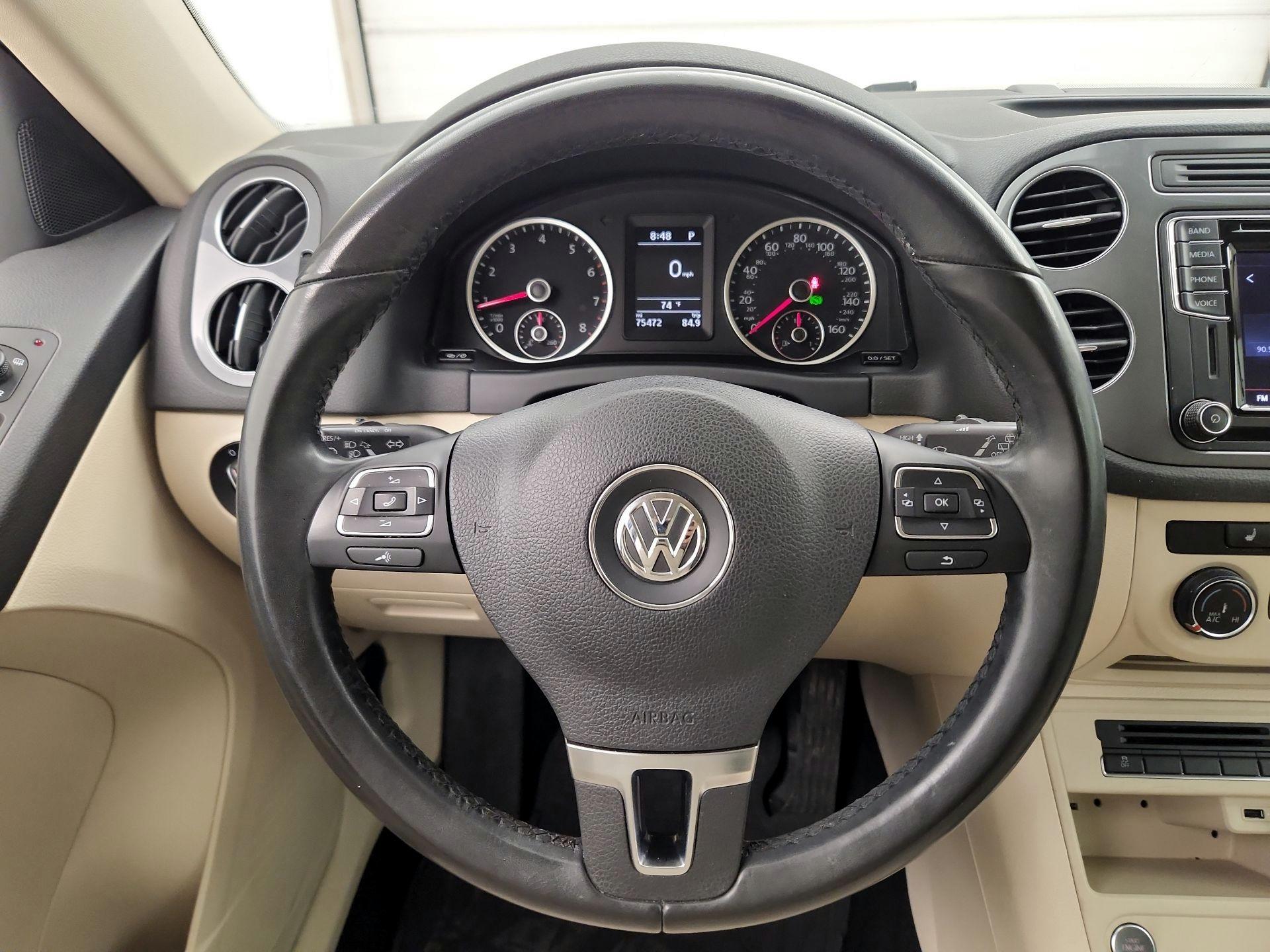 Thumbnail: 2017 Volkswagen Tiguan - 10