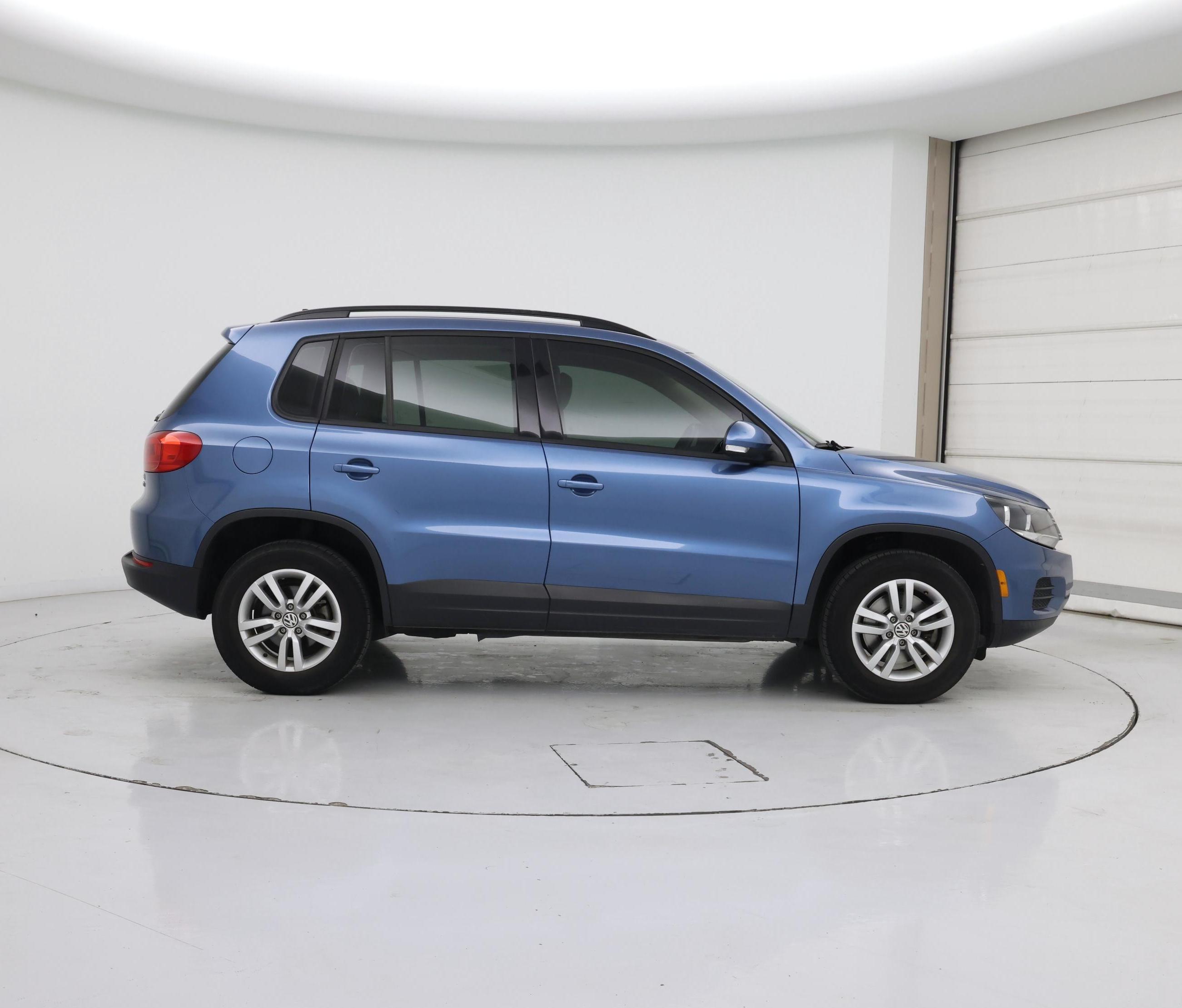 Thumbnail: 2017 Volkswagen Tiguan - 7