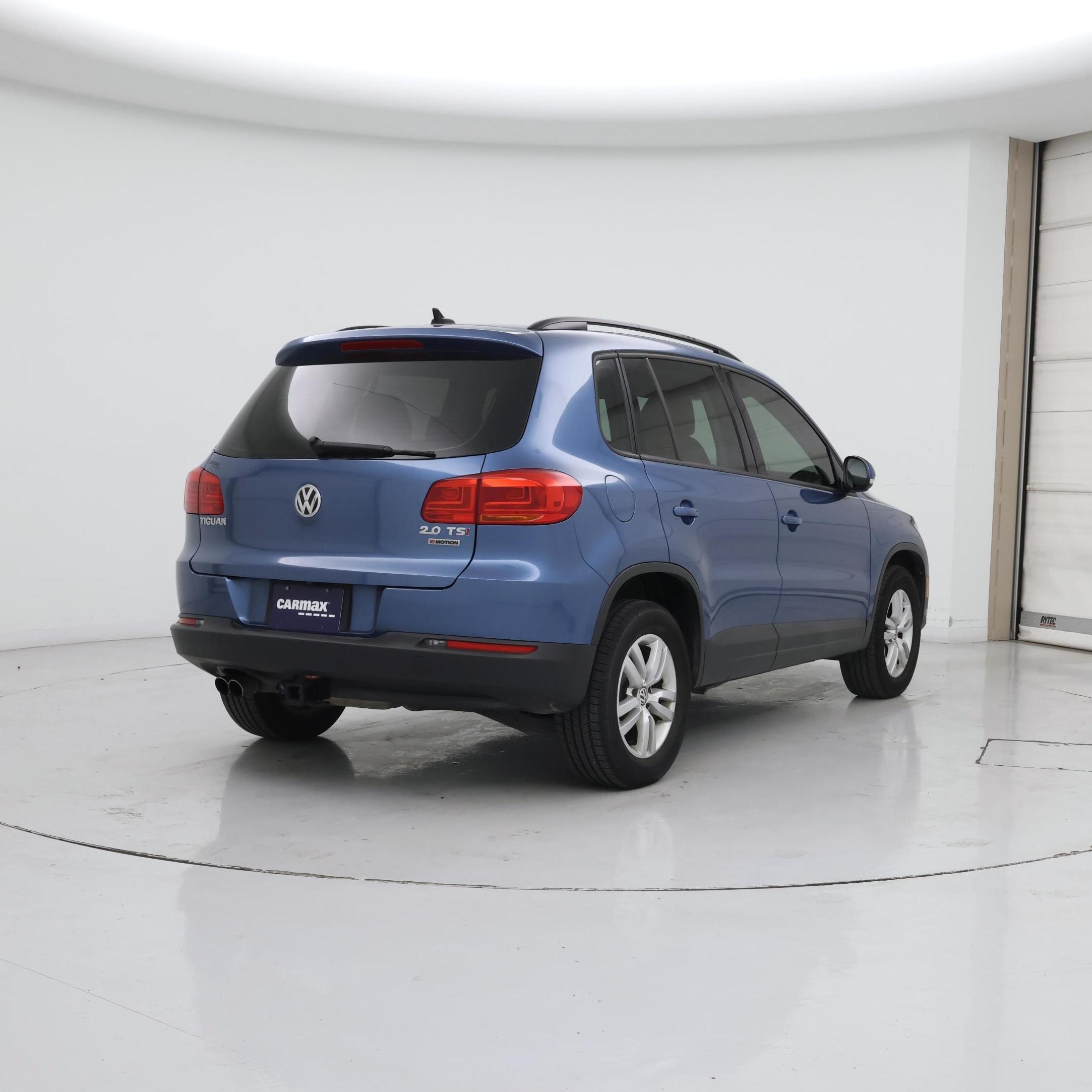 Thumbnail: 2017 Volkswagen Tiguan - 8