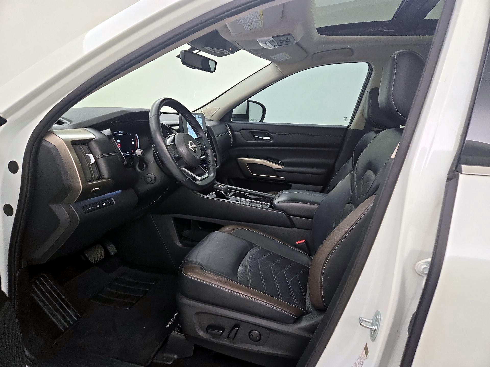 Thumbnail: 2023 Nissan Pathfinder - 11