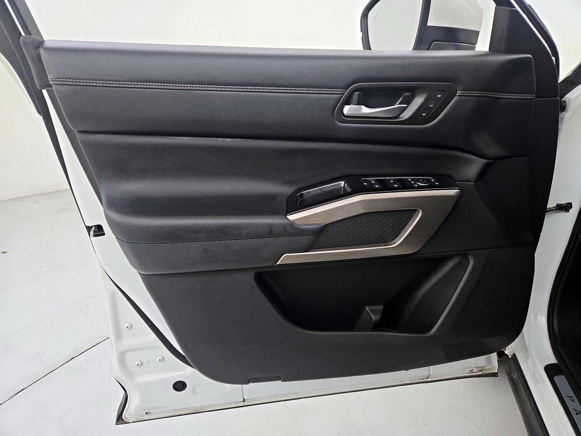 Thumbnail: 2023 Nissan Pathfinder - 12