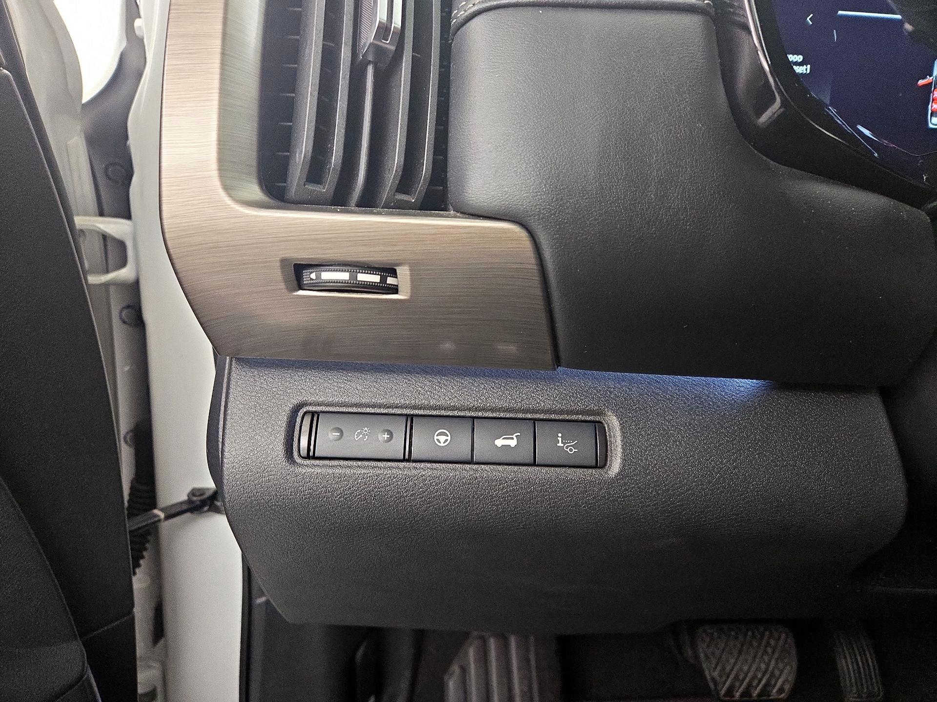 Thumbnail: 2023 Nissan Pathfinder - 13