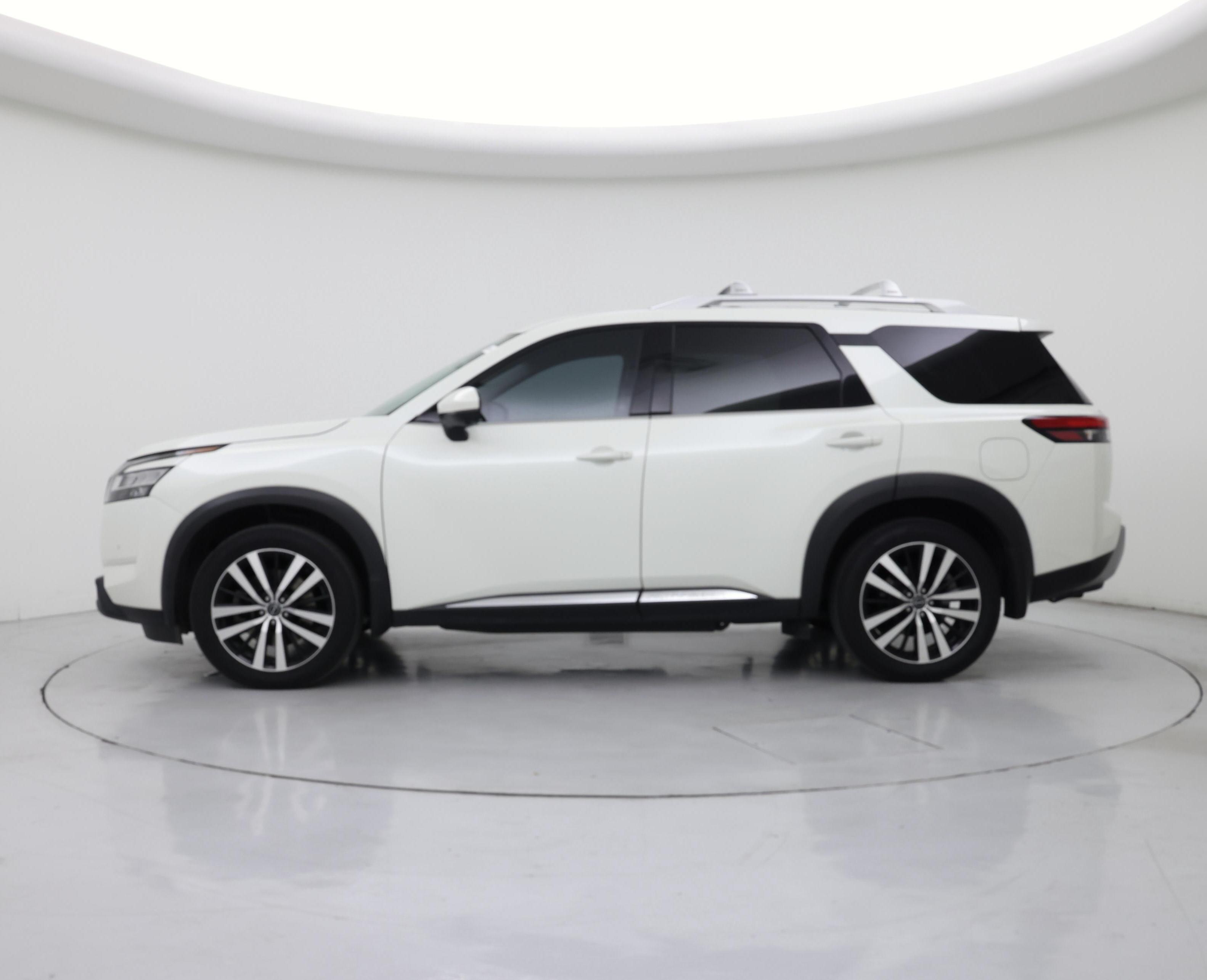 Thumbnail: 2023 Nissan Pathfinder - 3