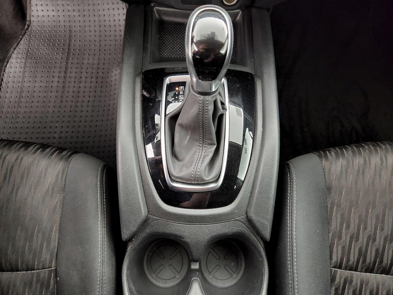 2019 Nissan Rogue S - Photo 18
