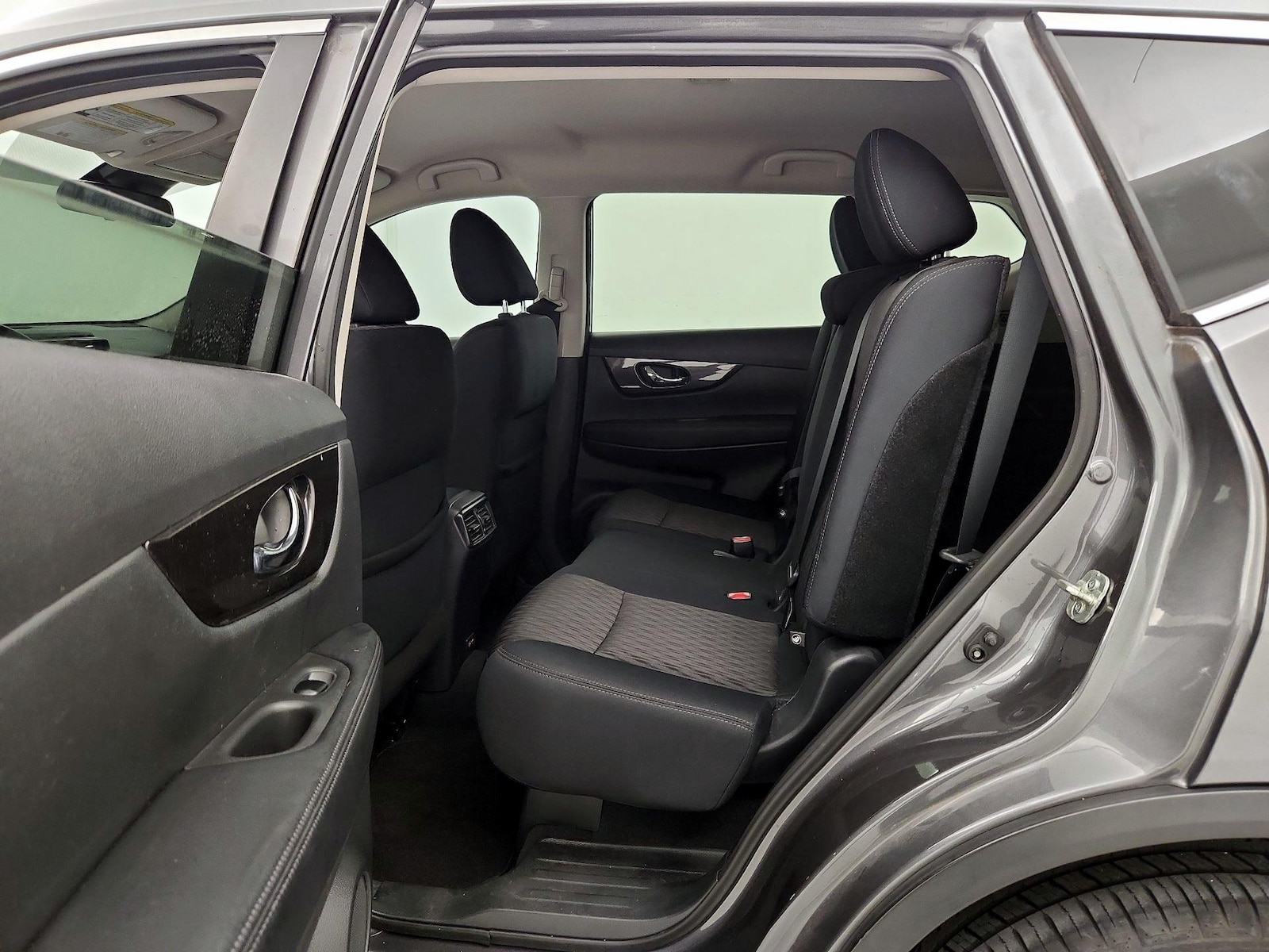 2019 Nissan Rogue S - Photo 20