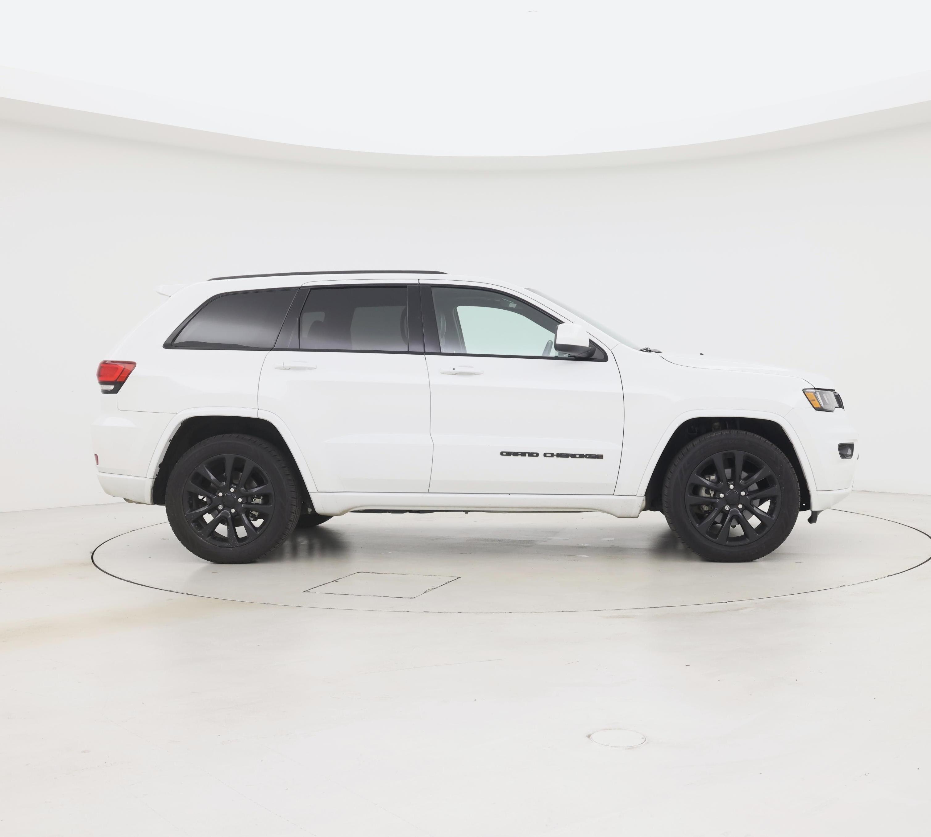 Thumbnail: 2018 Jeep Grand Cherokee - 7