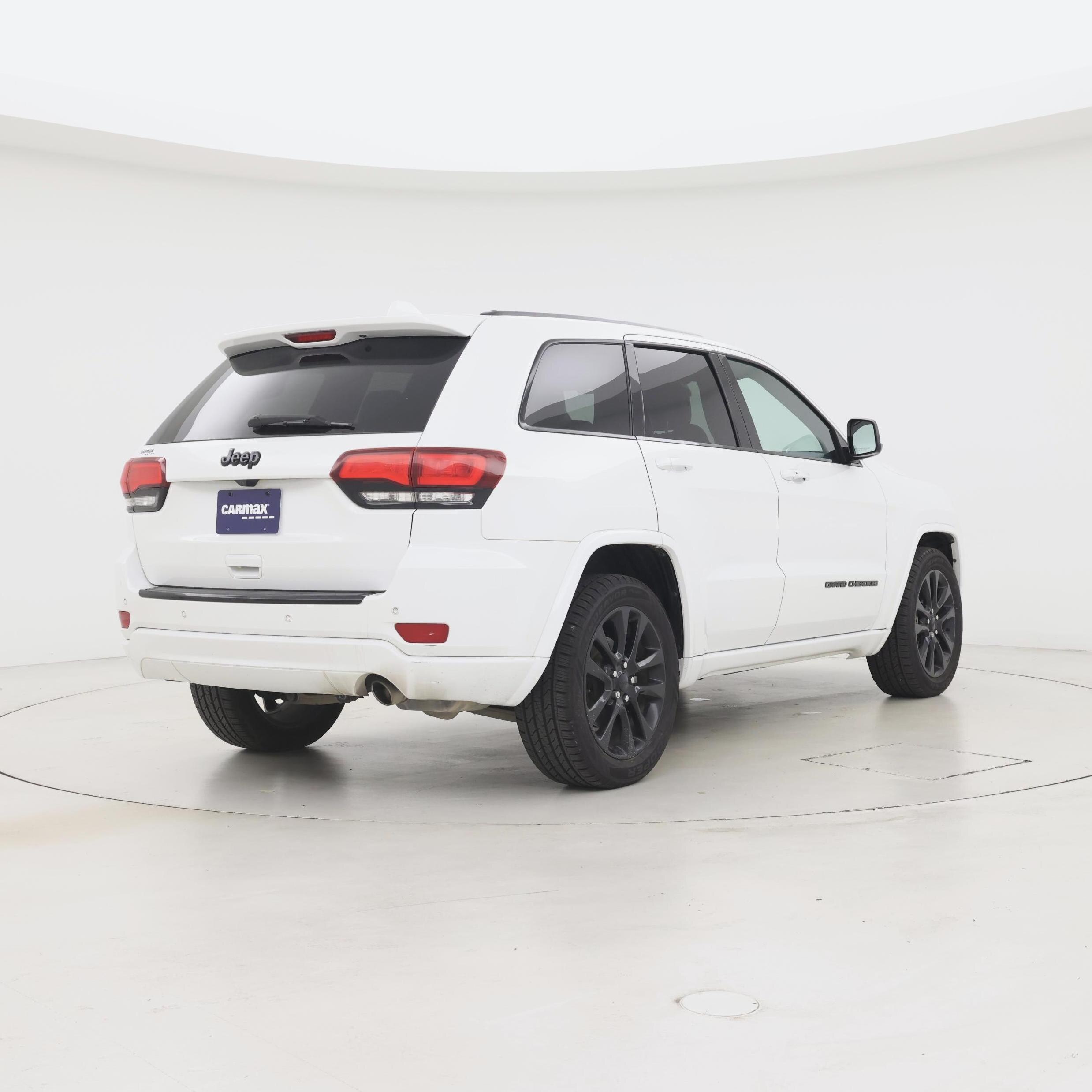 Thumbnail: 2018 Jeep Grand Cherokee - 8