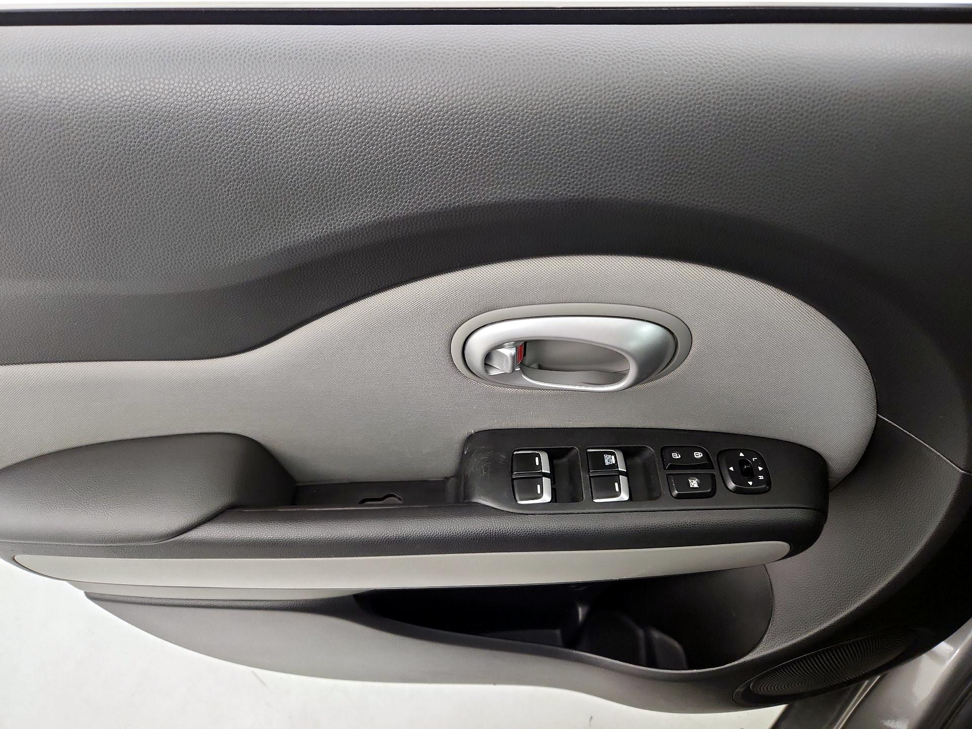 Thumbnail: 2019 Kia Soul - 12