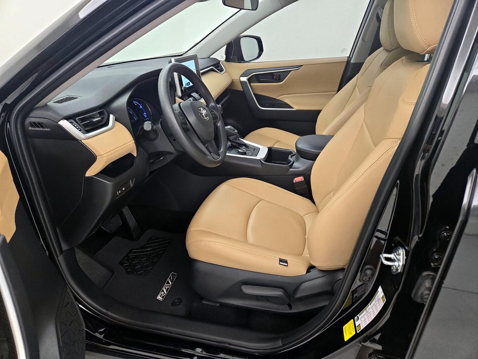 Thumbnail: 2025 Toyota RAV4 - 11