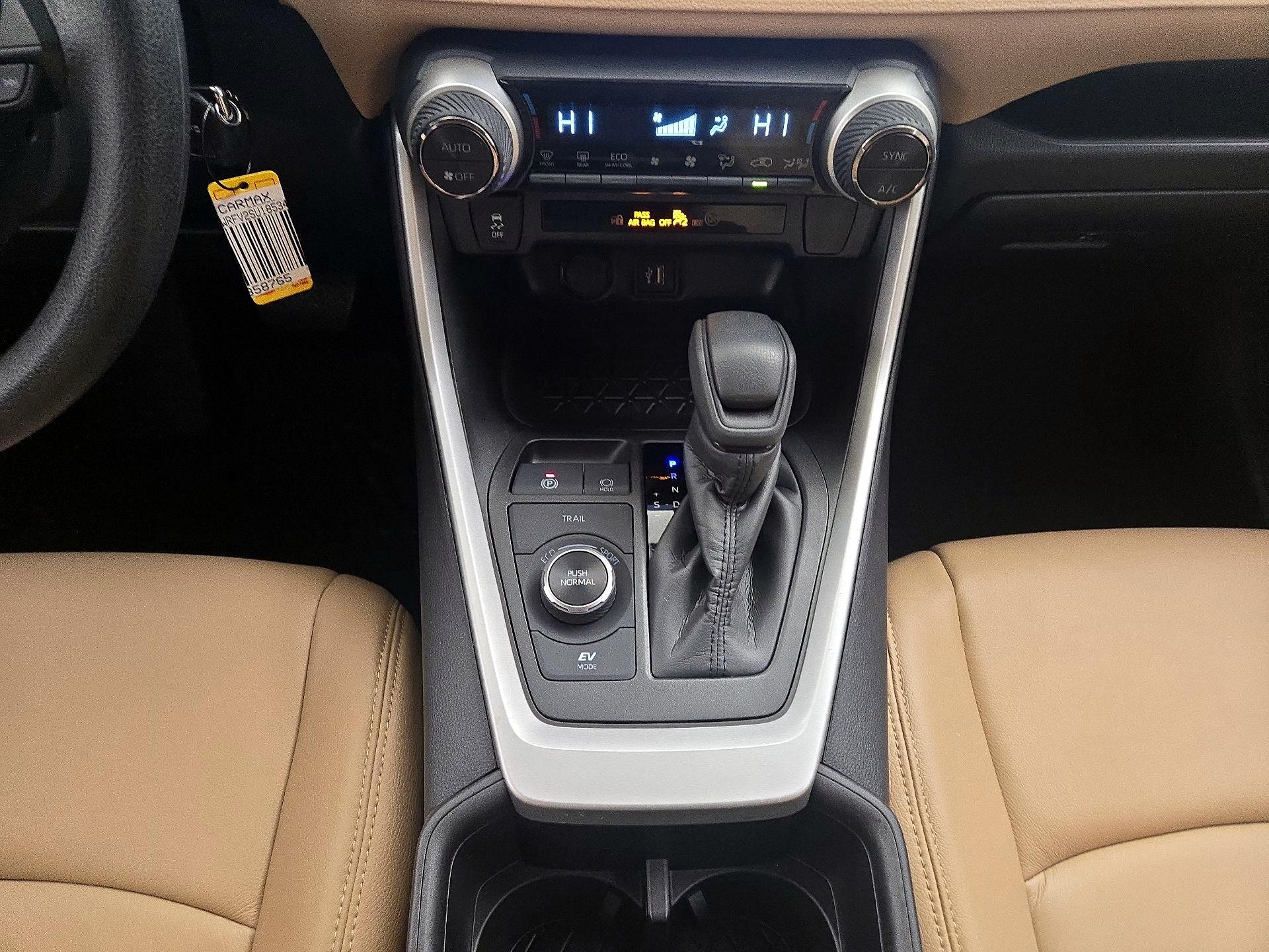 Thumbnail: 2025 Toyota RAV4 - 17