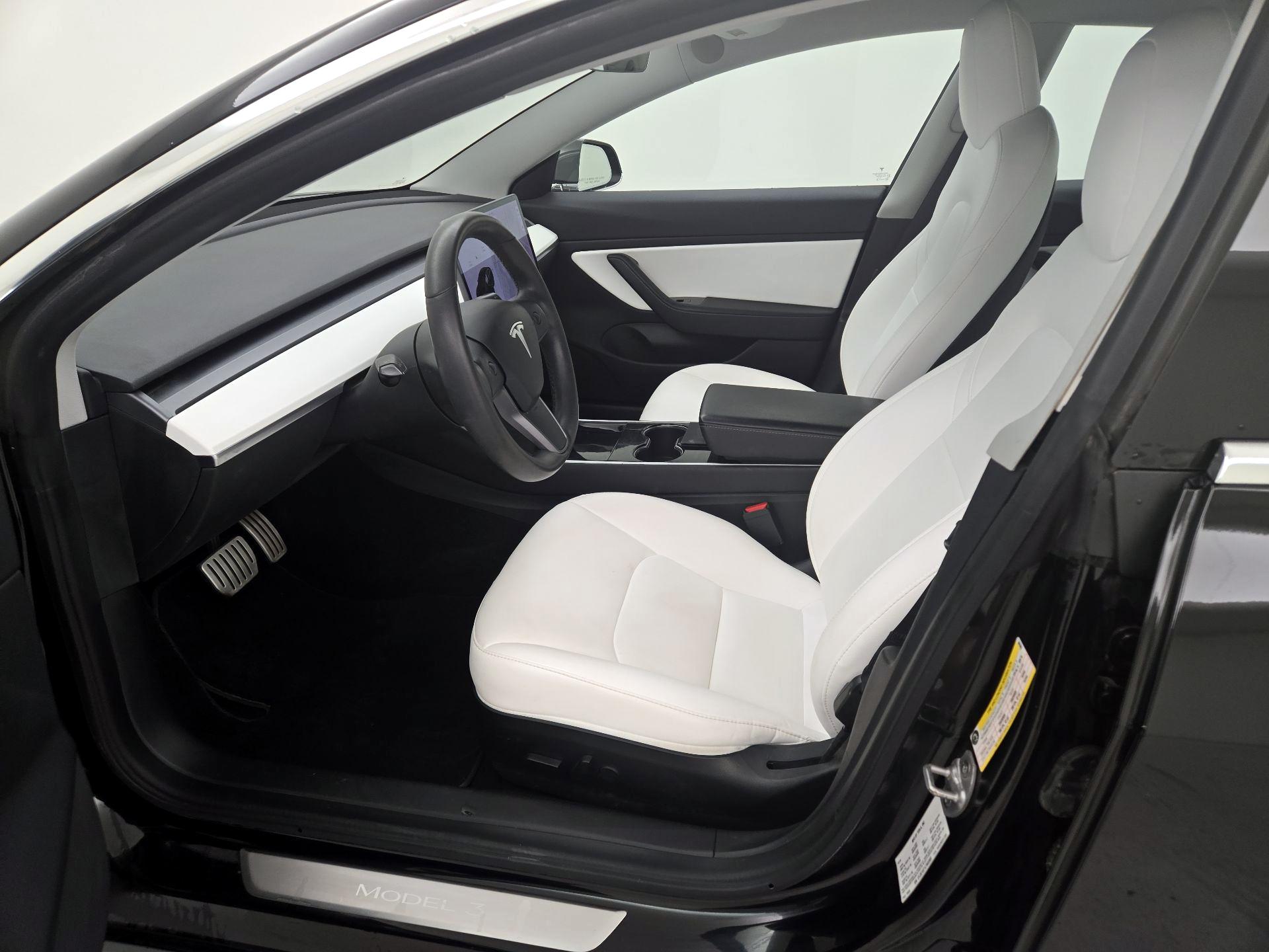 Thumbnail: 2020 Tesla Model 3 - 11