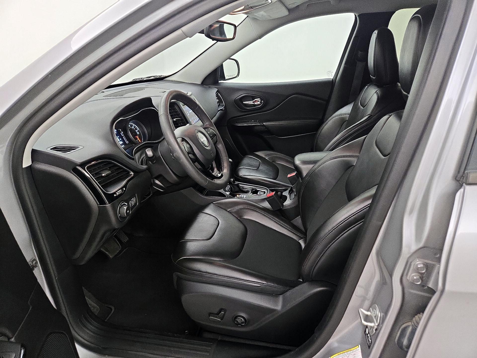 Thumbnail: 2021 Jeep Cherokee - 11