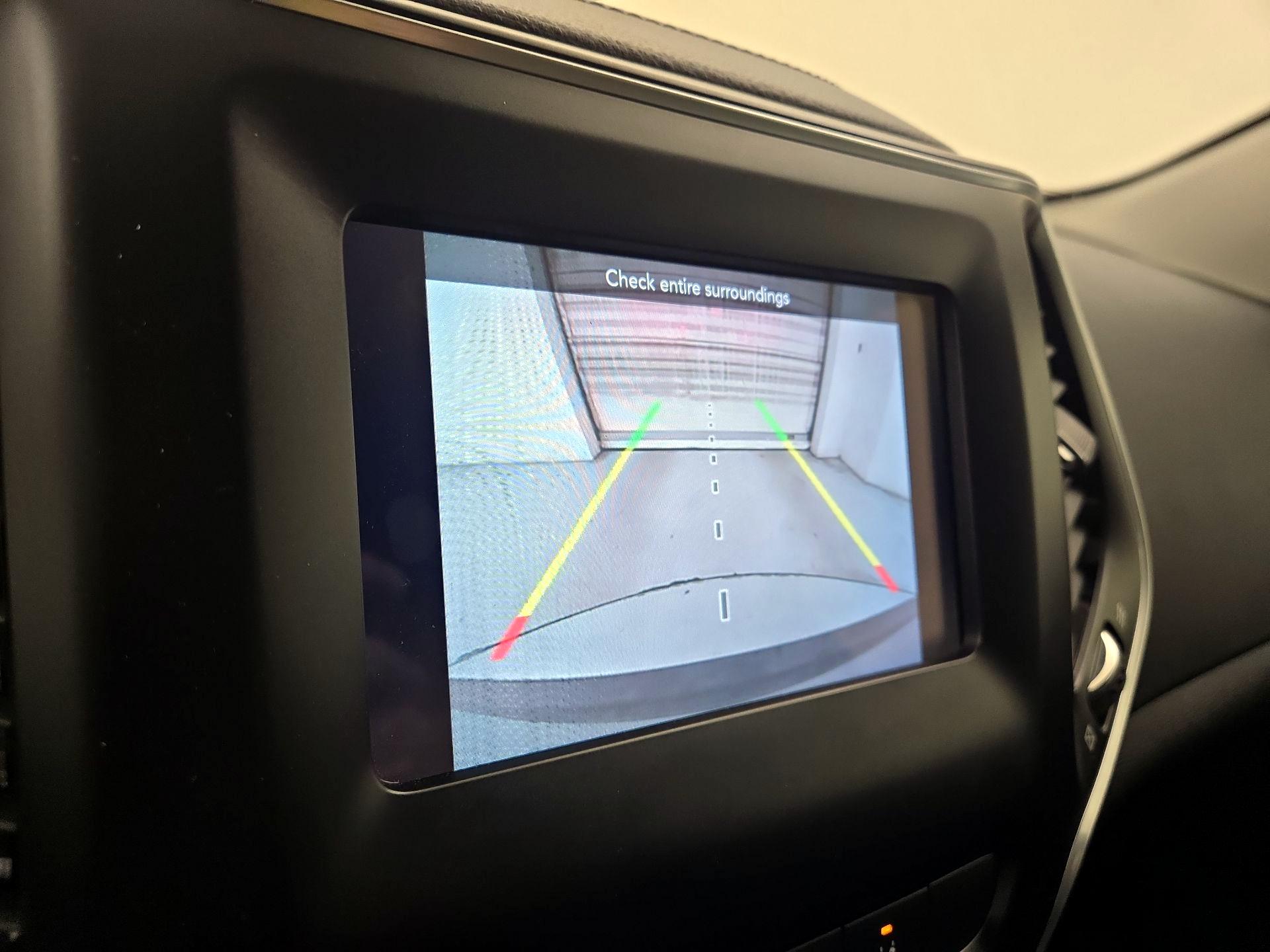 Thumbnail: 2021 Jeep Cherokee - 14