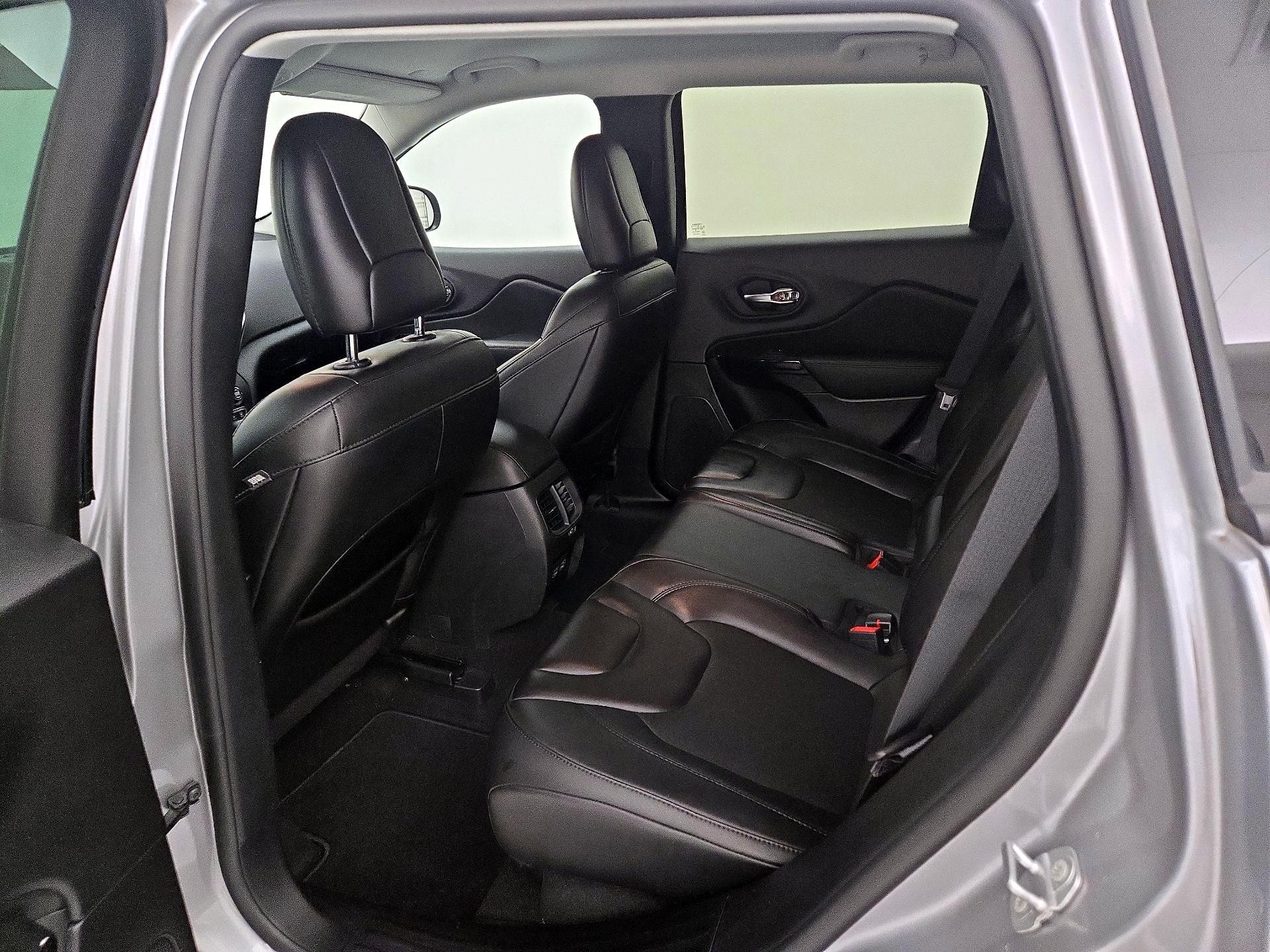 Thumbnail: 2021 Jeep Cherokee - 19