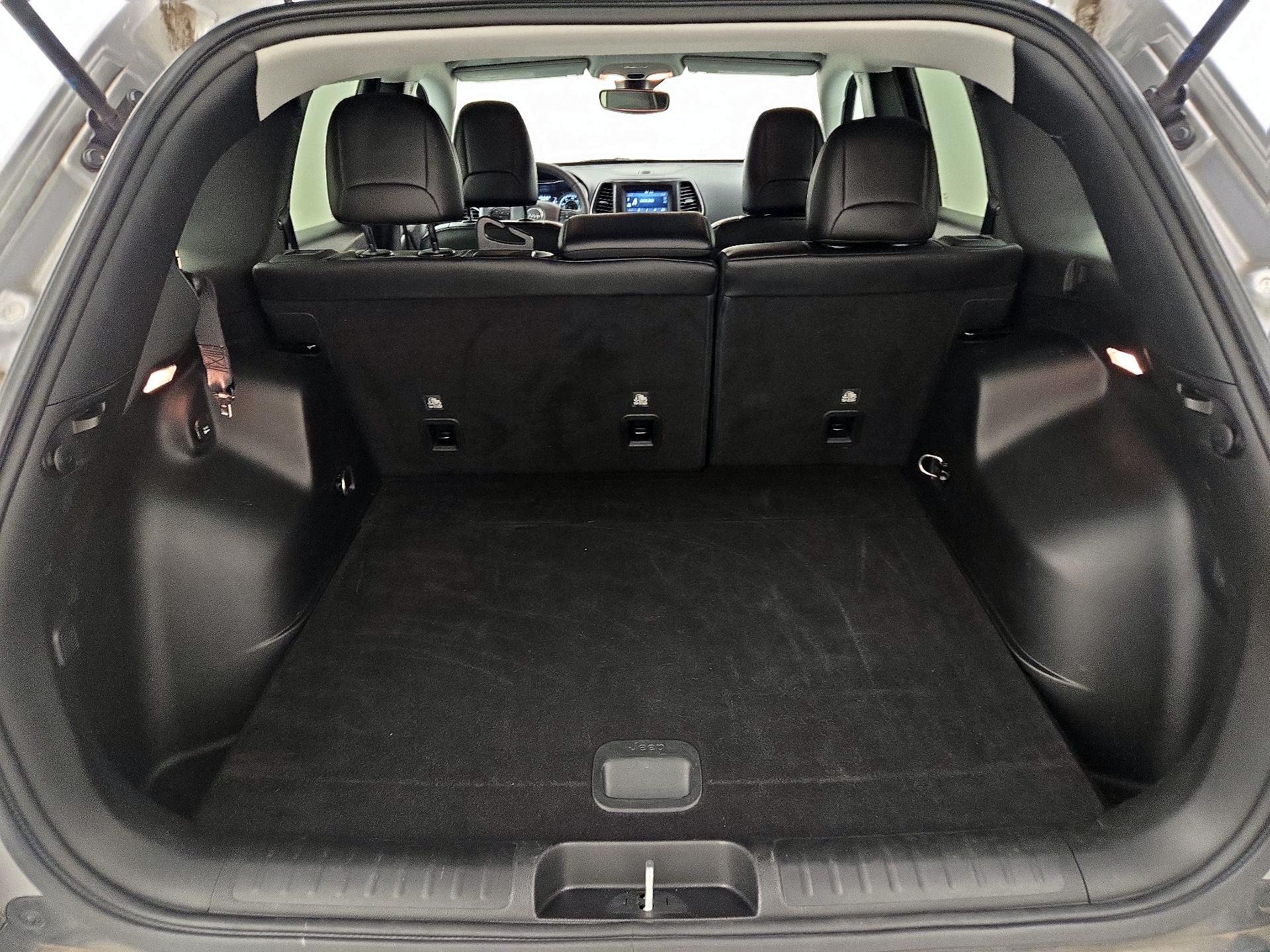 Thumbnail: 2021 Jeep Cherokee - 20