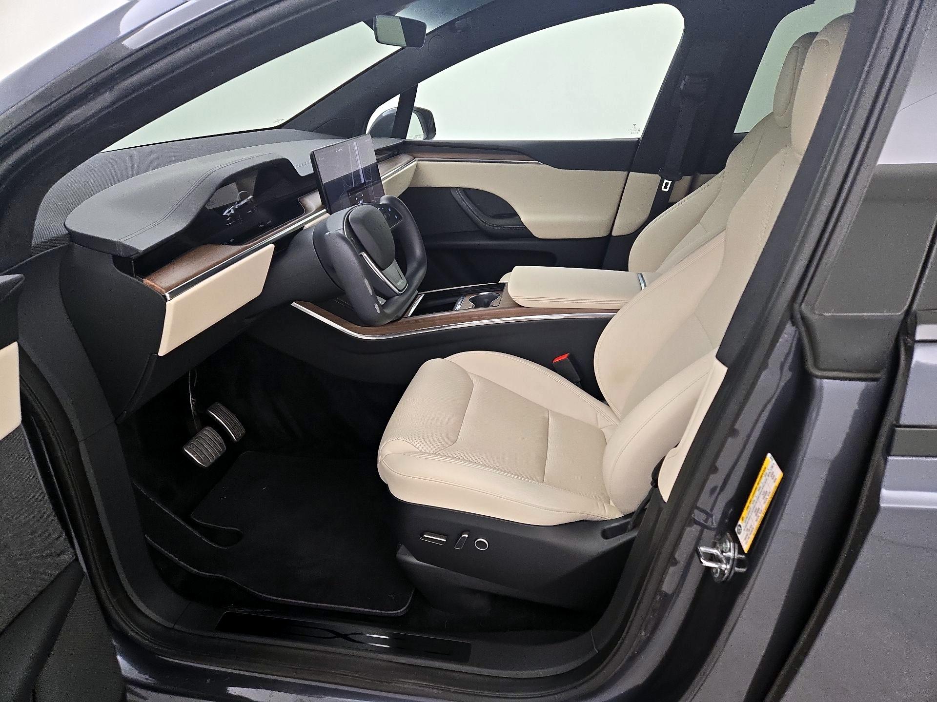 Thumbnail: 2022 Tesla Model X - 11