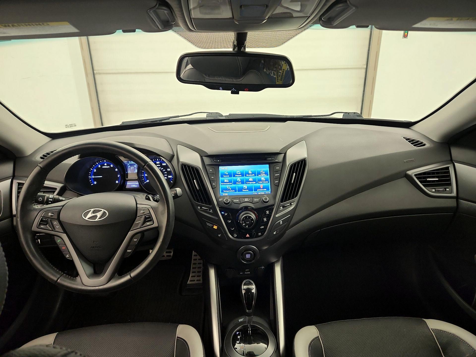 Thumbnail: 2015 Hyundai Veloster - 9