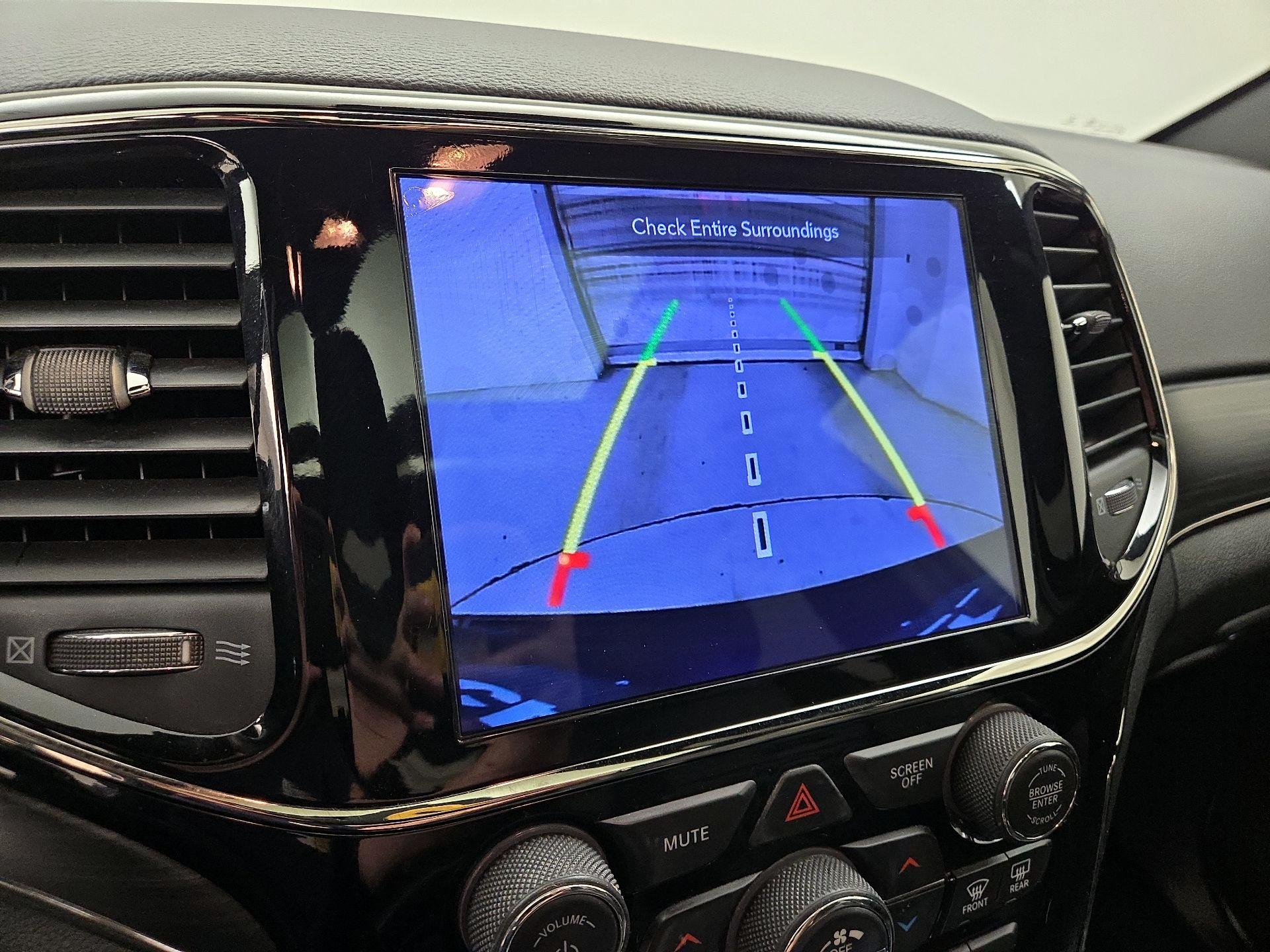 Thumbnail: 2019 Jeep Grand Cherokee - 15