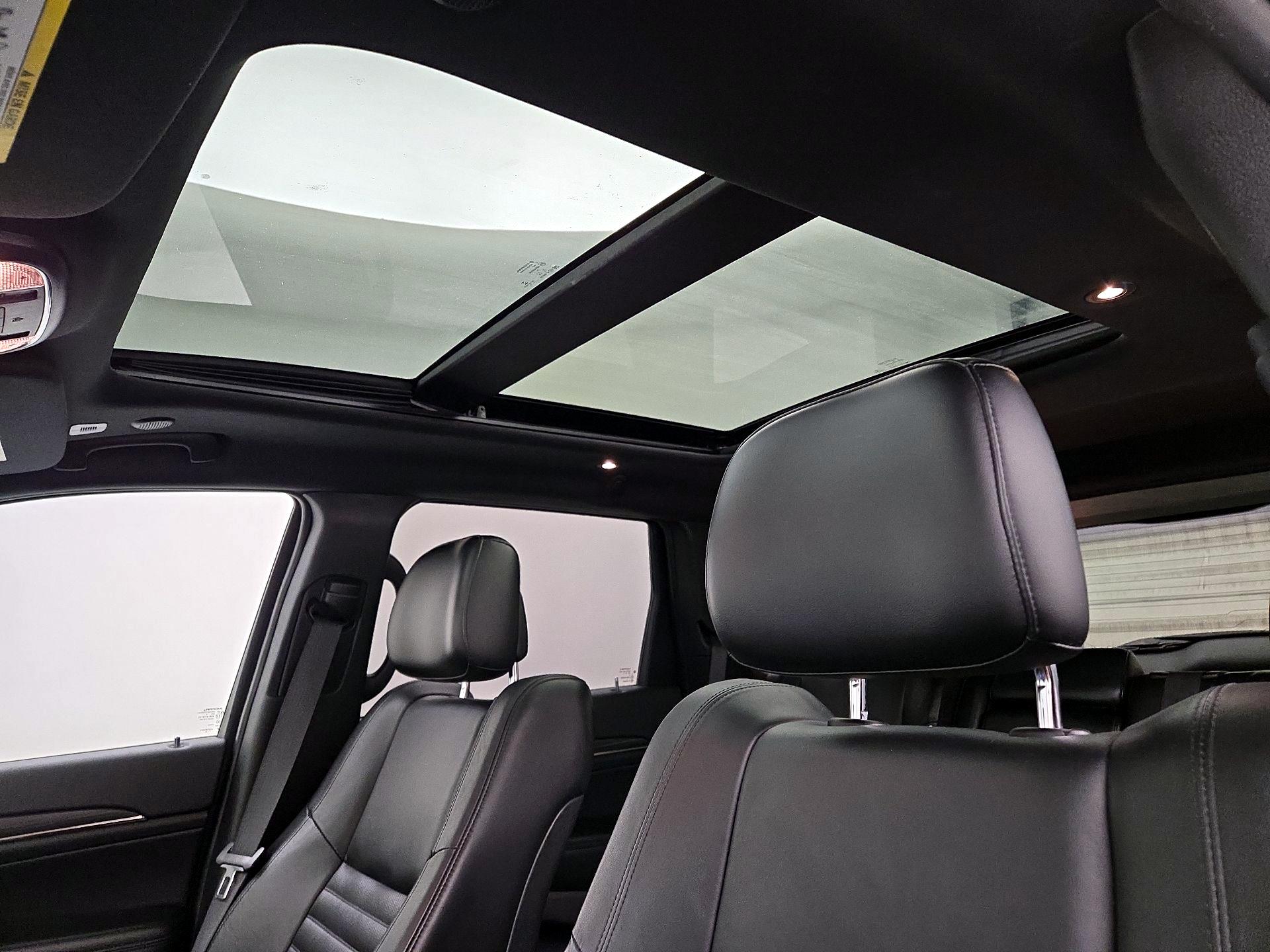 Thumbnail: 2019 Jeep Grand Cherokee - 20