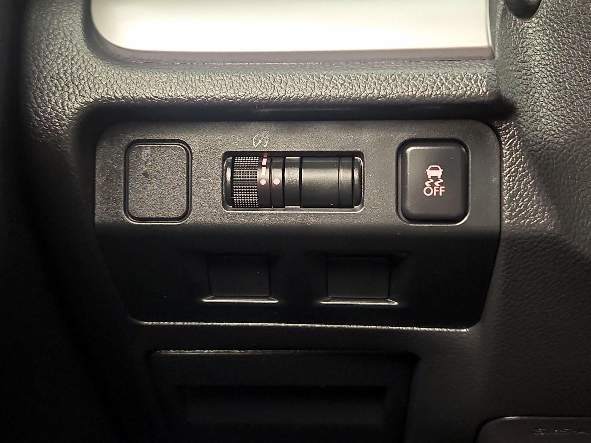 Thumbnail: 2016 Subaru Forester - 13