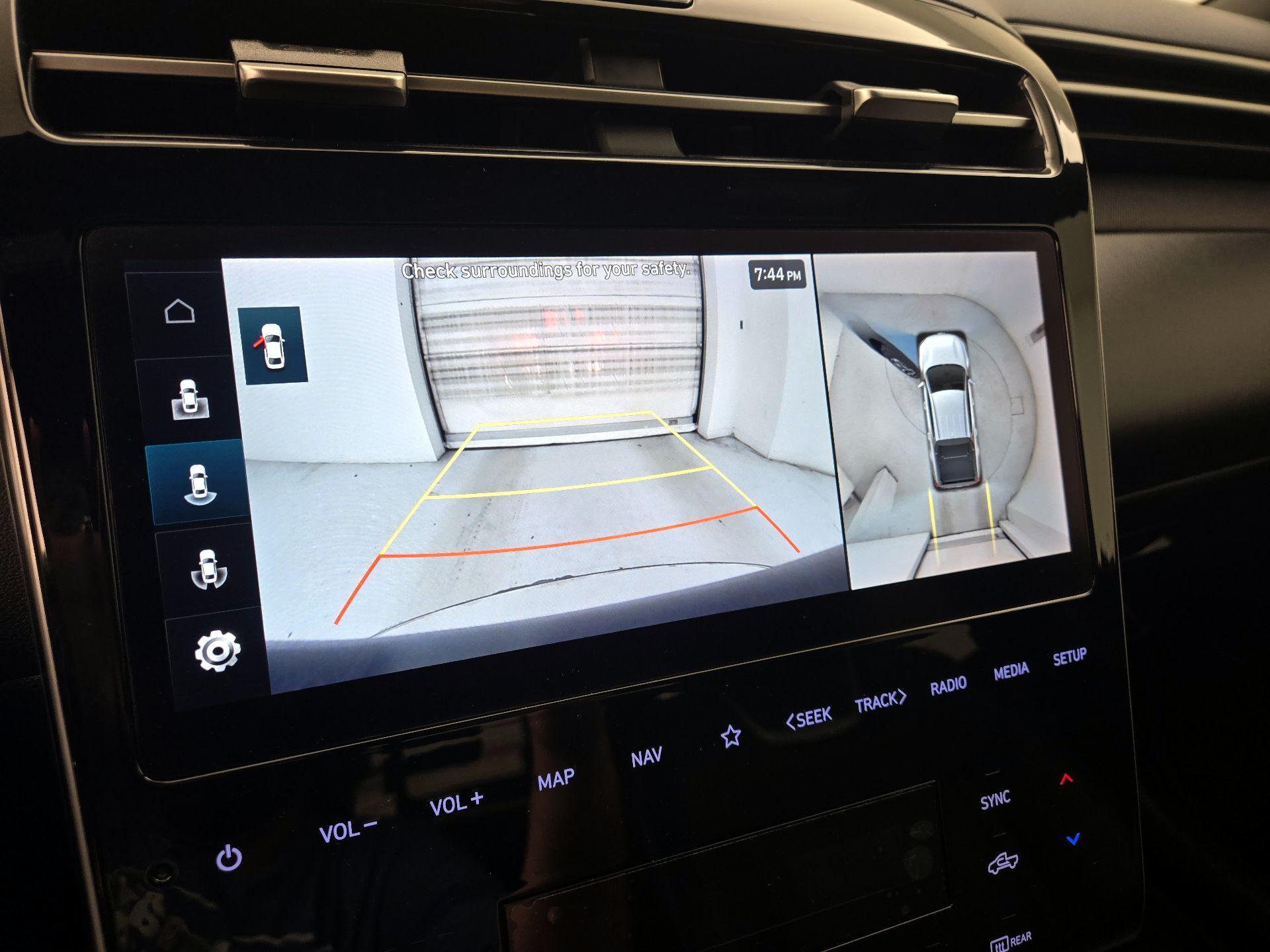 Thumbnail: 2023 Hyundai Santa Cruz - 15