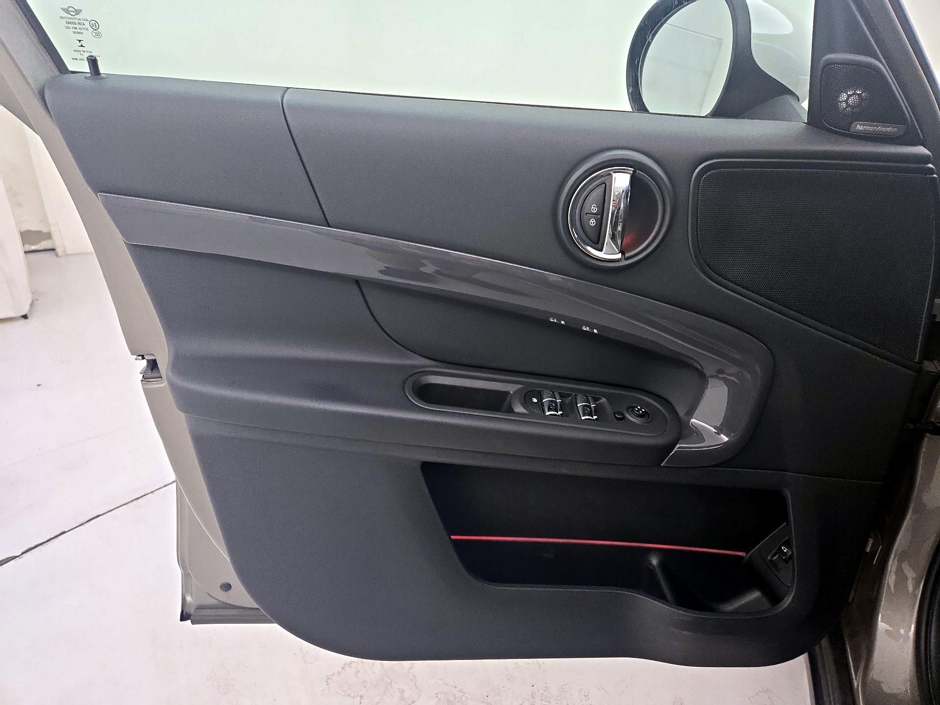 Thumbnail: 2017 MINI Cooper Countryman - 12