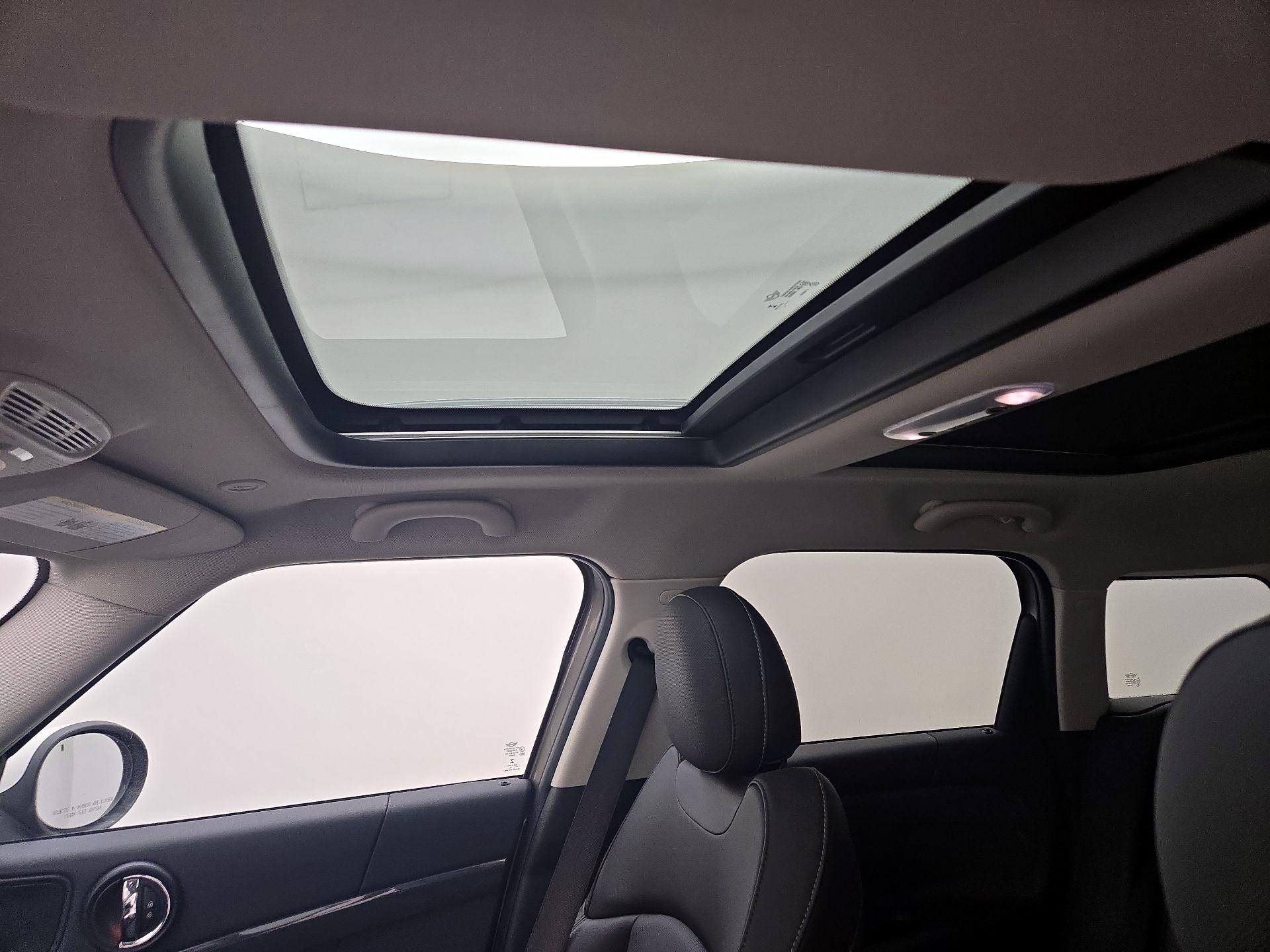 Thumbnail: 2017 MINI Cooper Countryman - 19