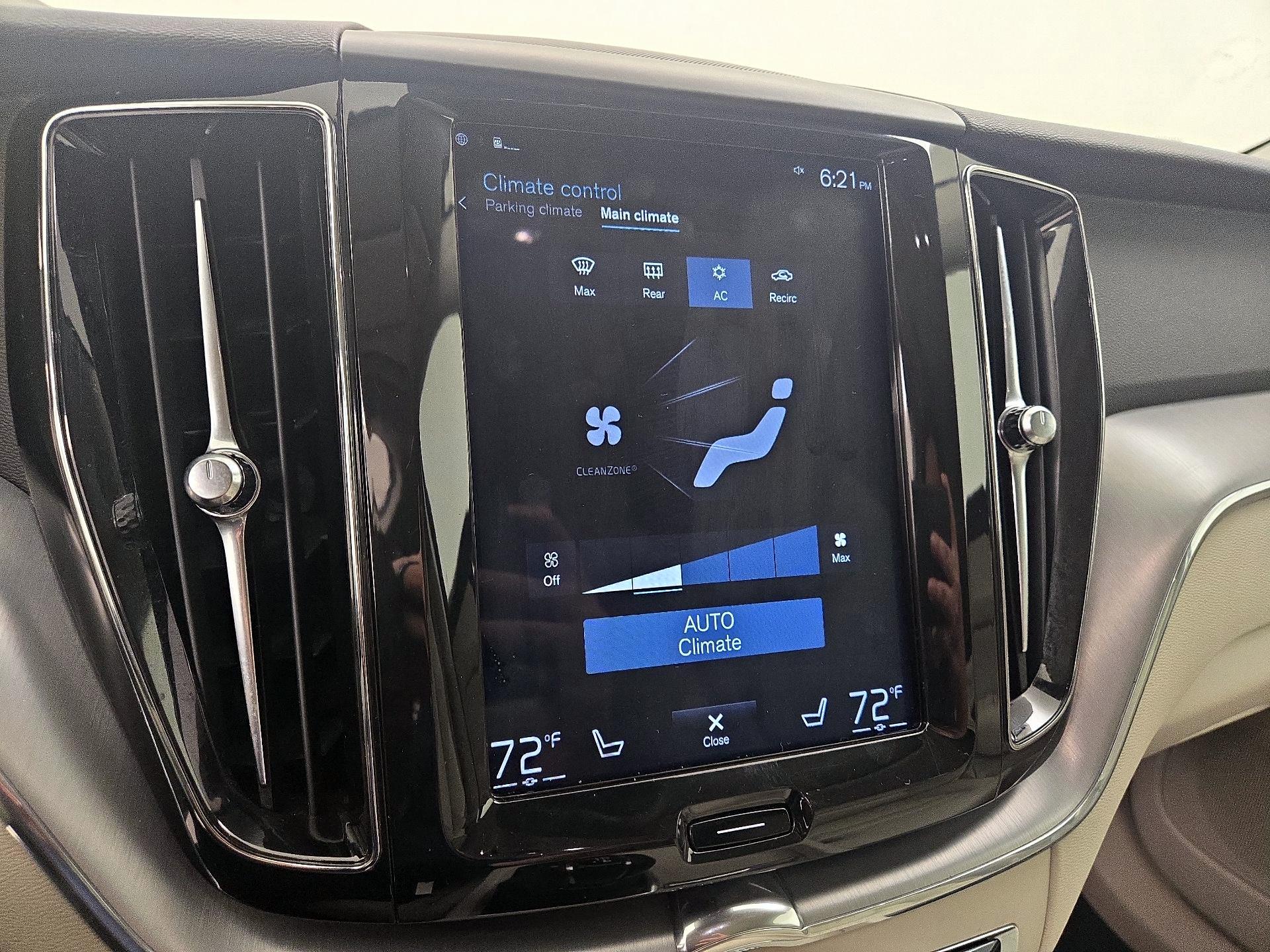 Thumbnail: 2019 Volvo XC60 - 17