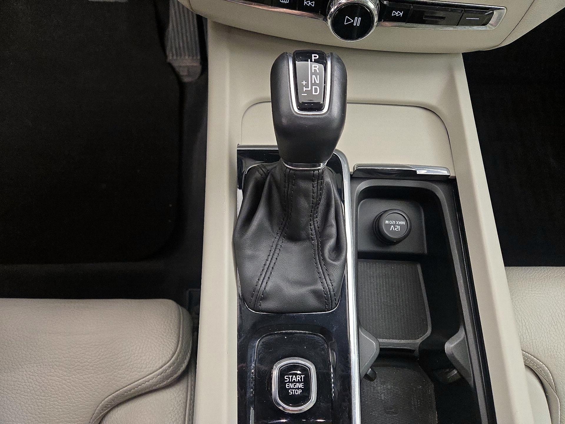 Thumbnail: 2019 Volvo XC60 - 18