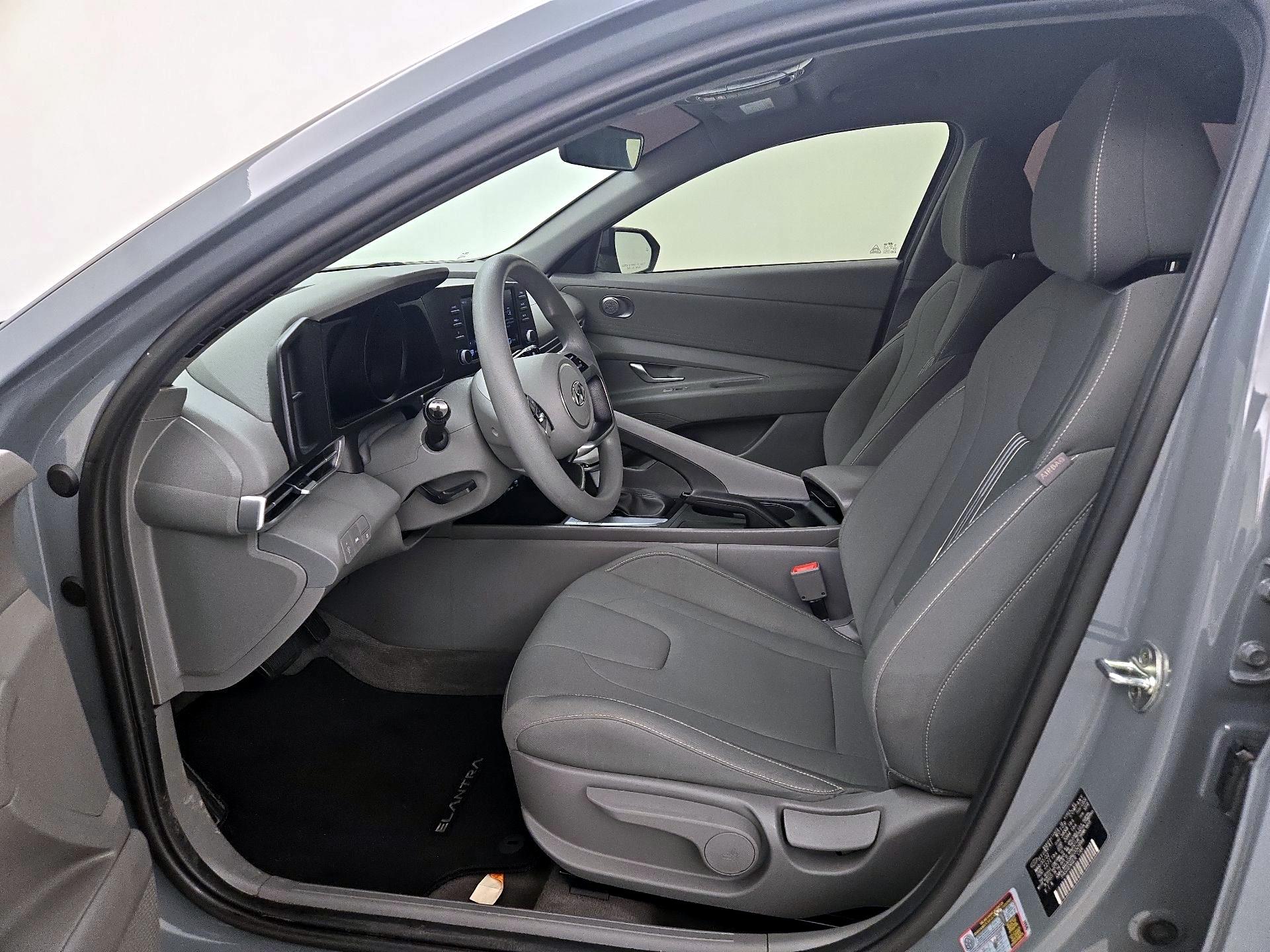 Thumbnail: 2022 Hyundai Elantra - 11