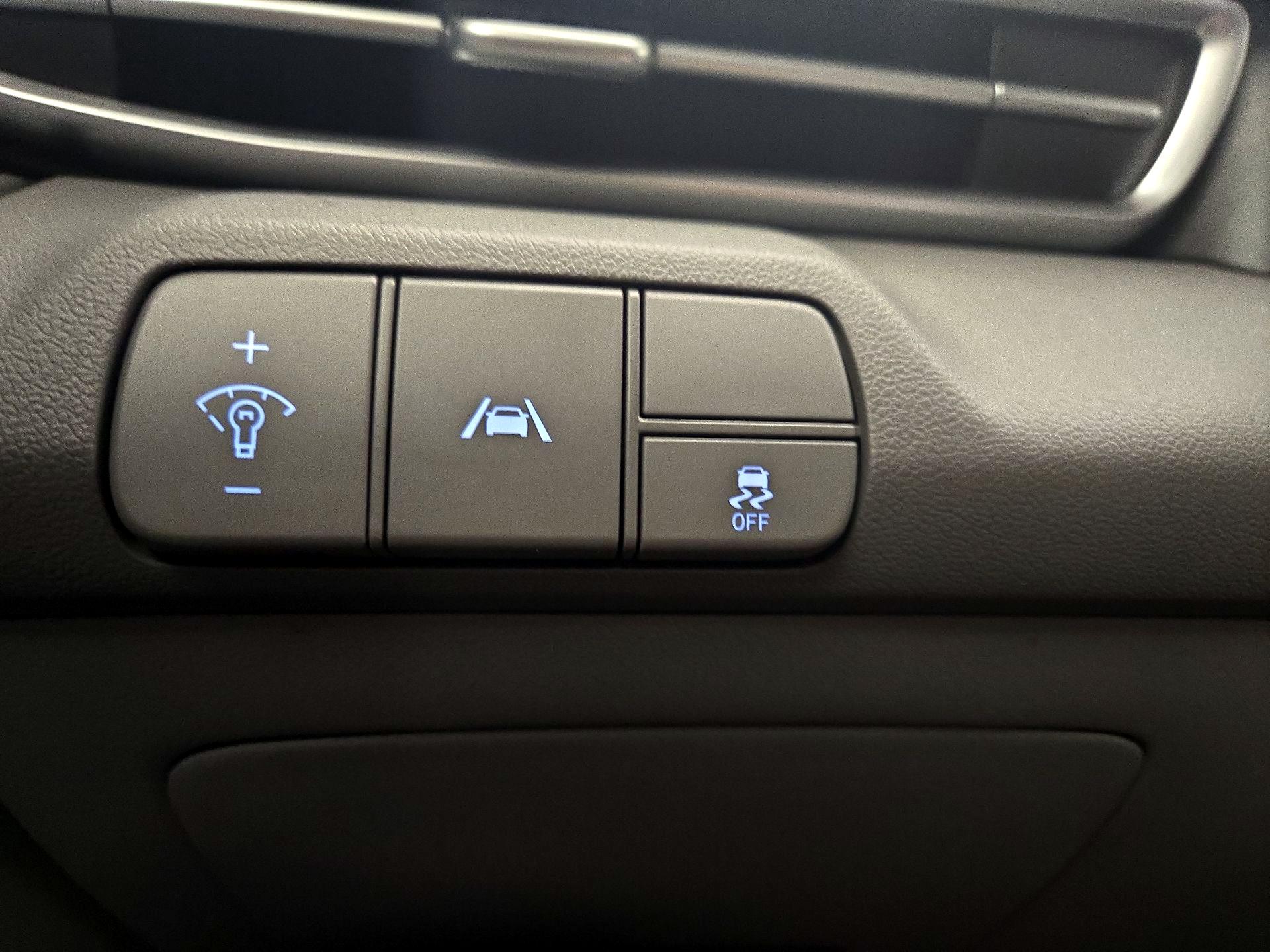 Thumbnail: 2022 Hyundai Elantra - 13