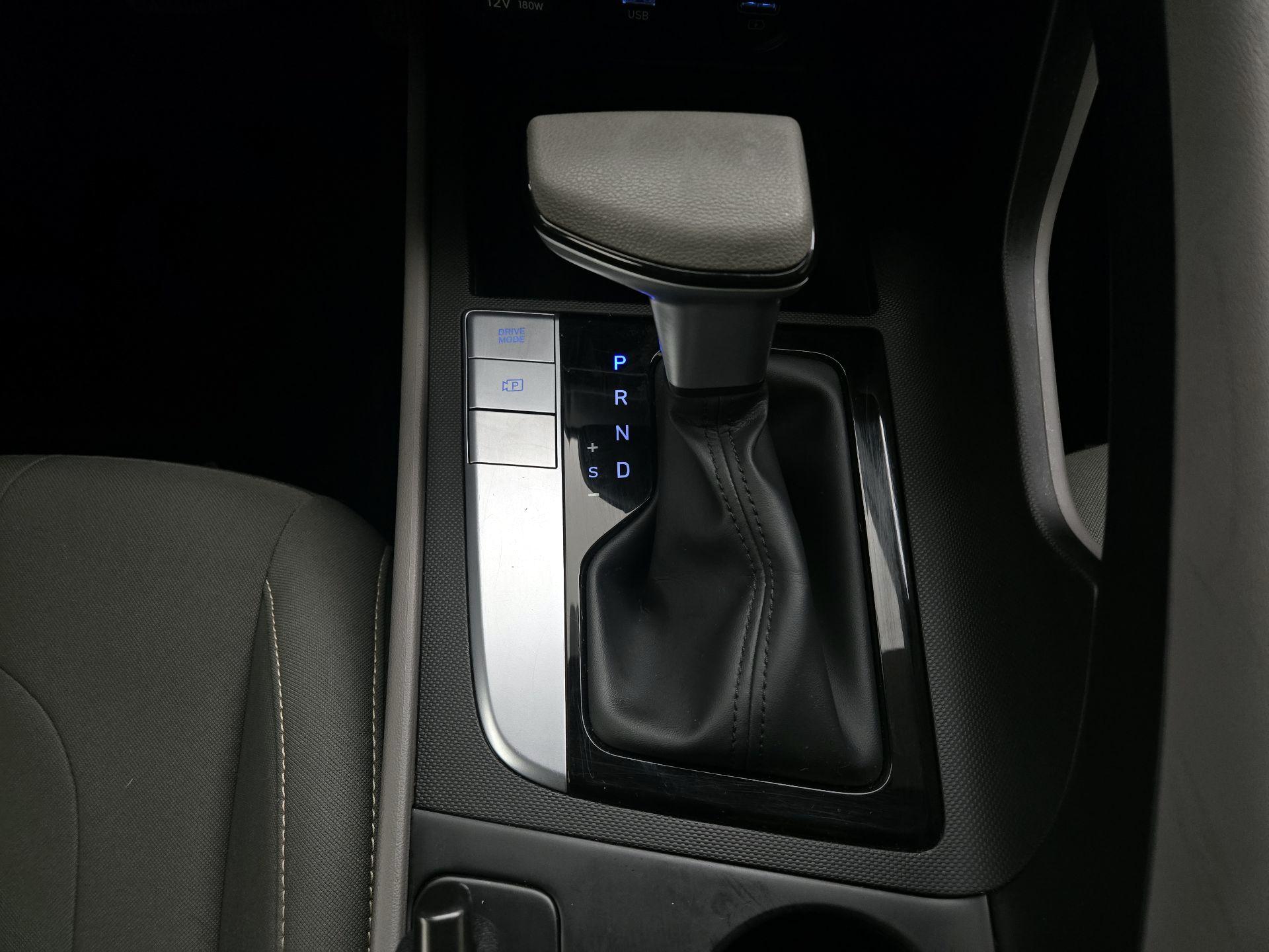 Thumbnail: 2022 Hyundai Elantra - 17