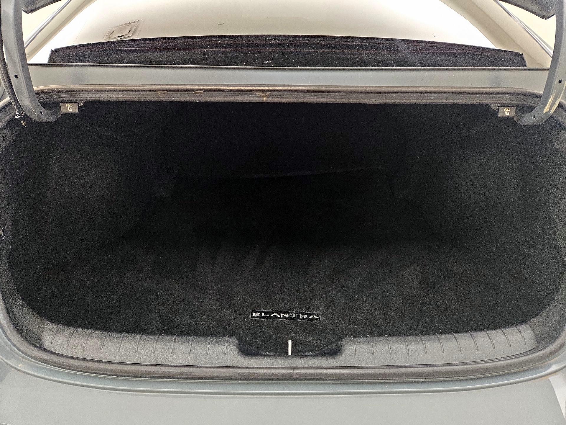 Thumbnail: 2022 Hyundai Elantra - 20