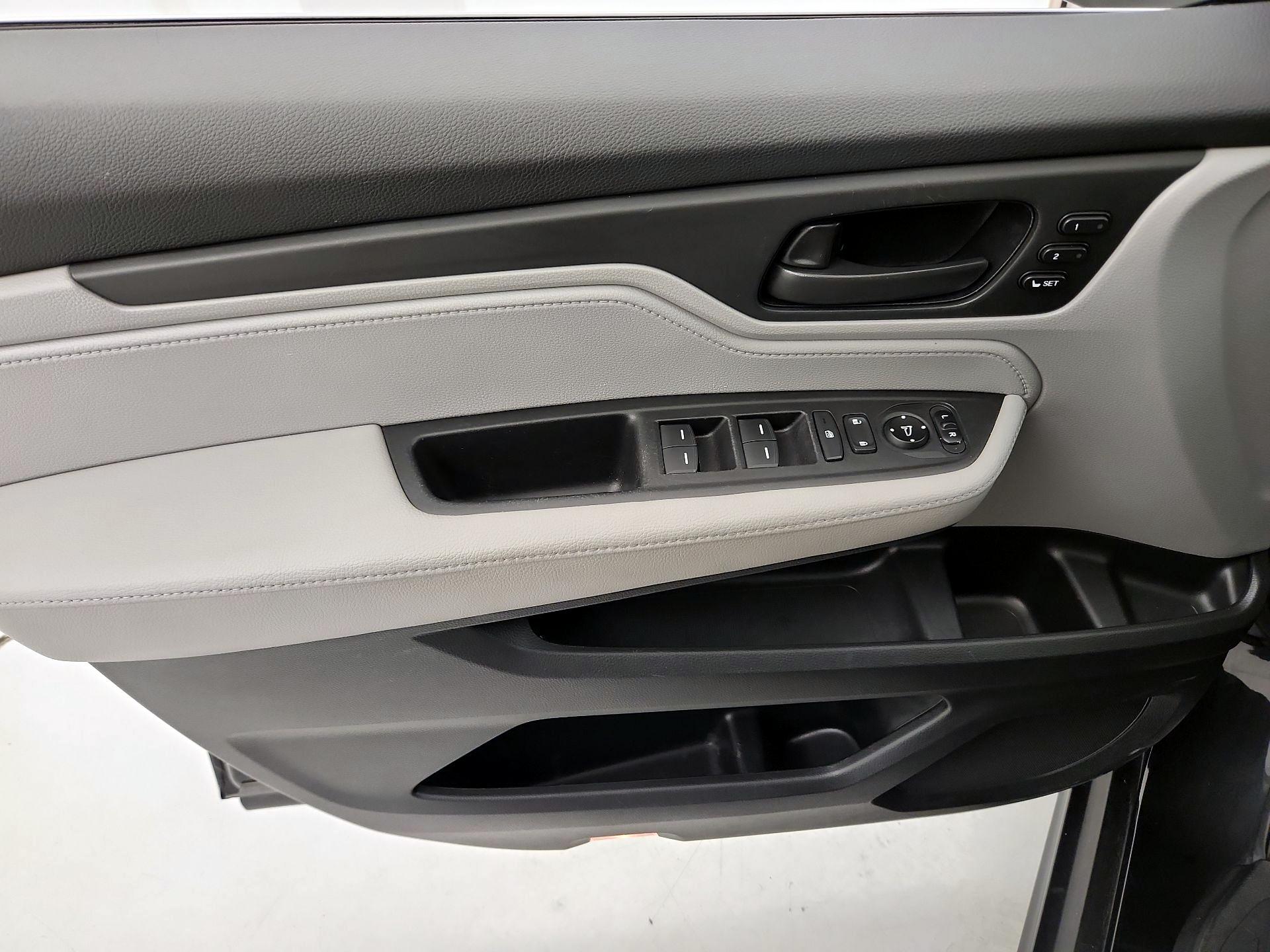 Thumbnail: 2019 Honda Odyssey - 12