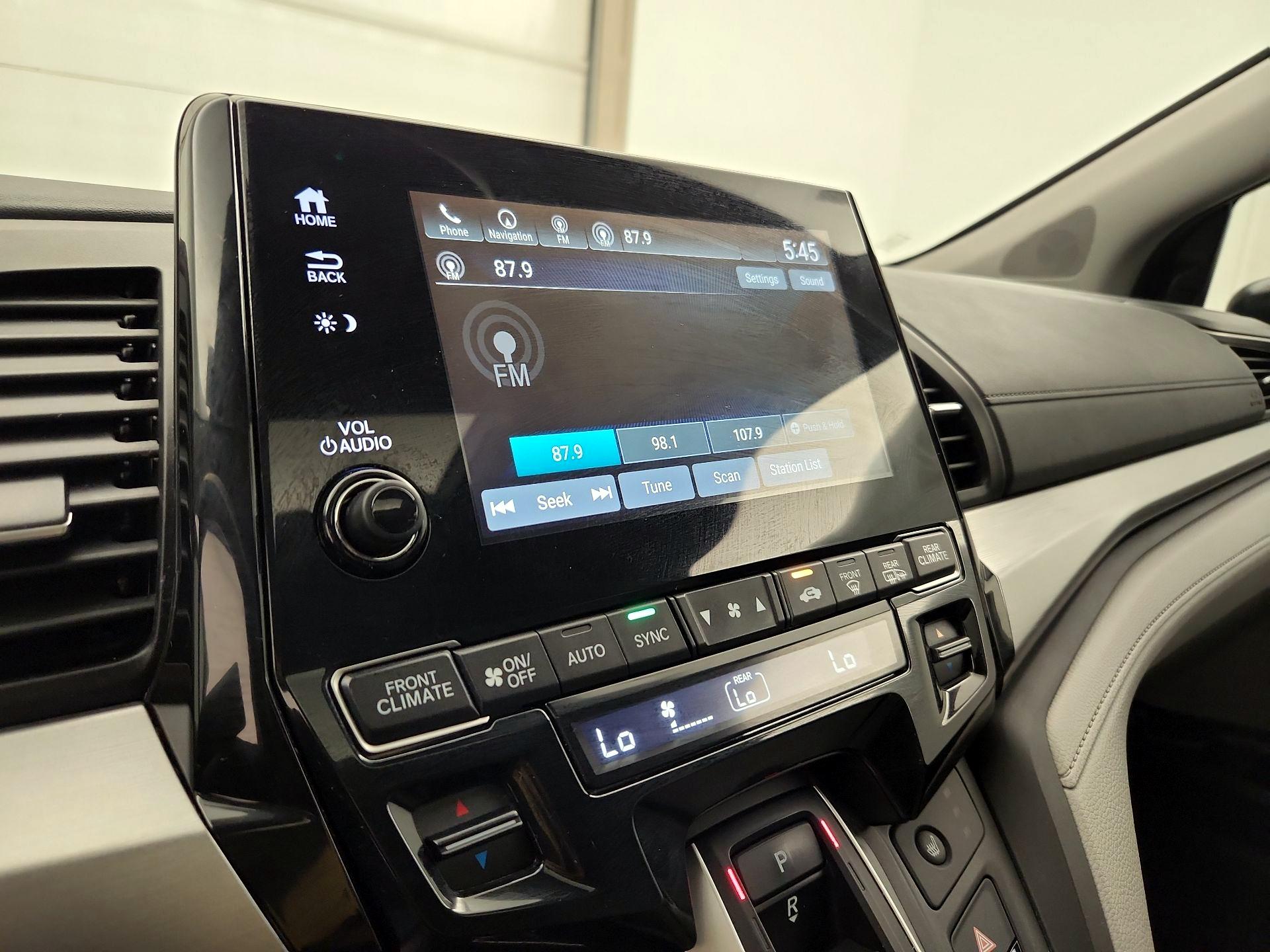 Thumbnail: 2019 Honda Odyssey - 16