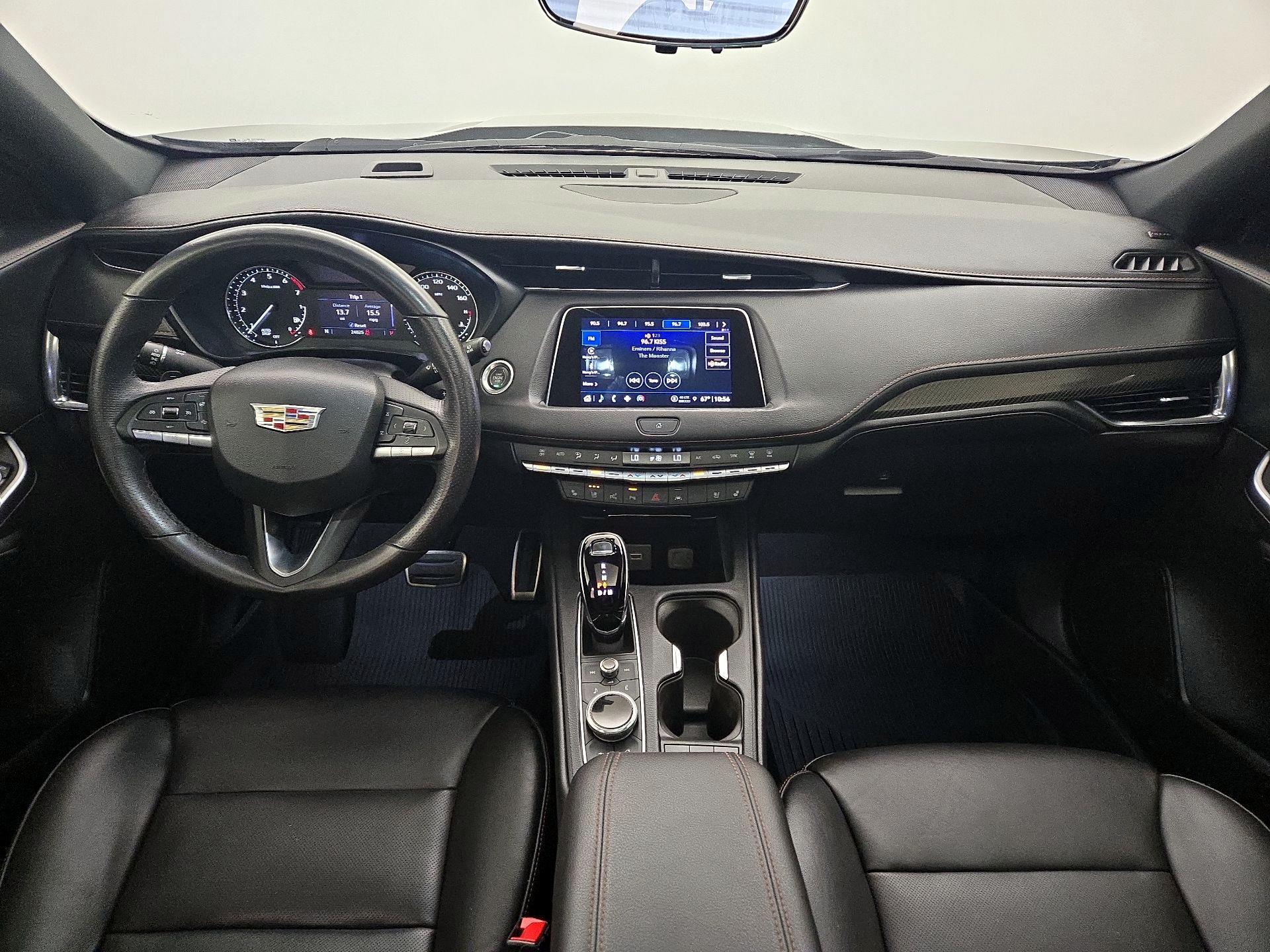 Thumbnail: 2022 Cadillac XT4 - 9