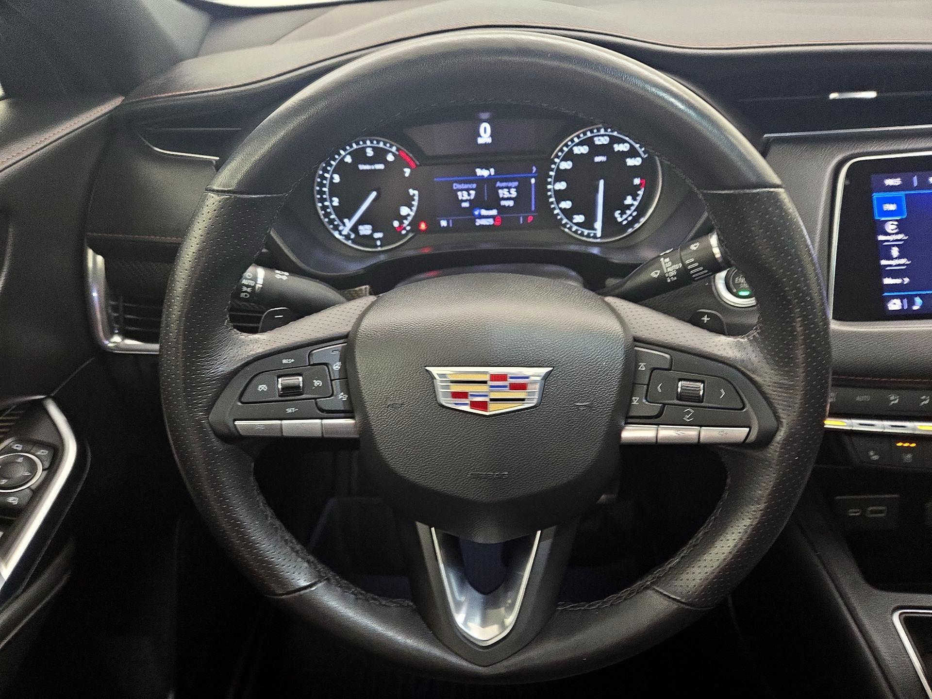 Thumbnail: 2022 Cadillac XT4 - 10