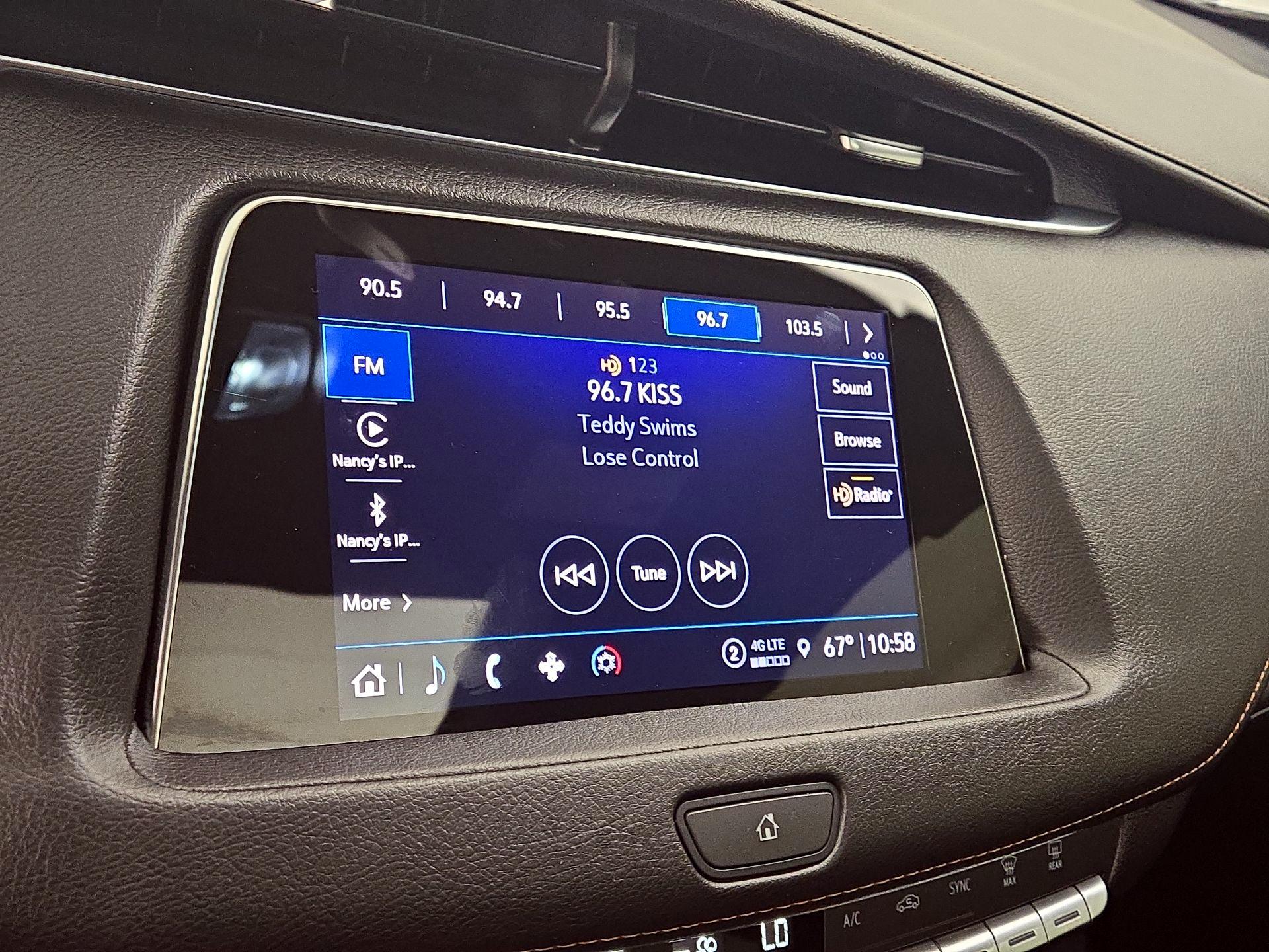 Thumbnail: 2022 Cadillac XT4 - 15