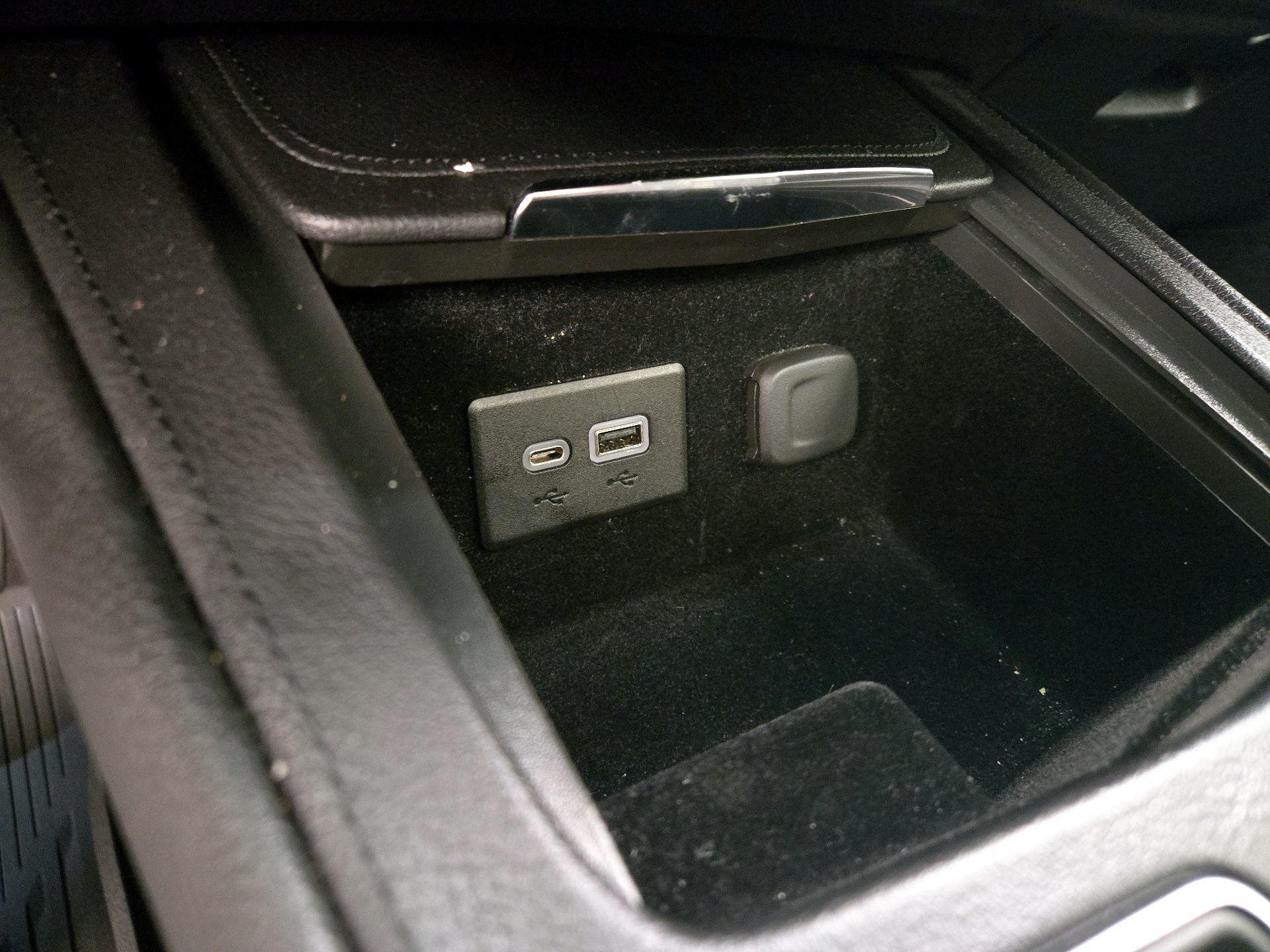 Thumbnail: 2022 Cadillac XT4 - 18