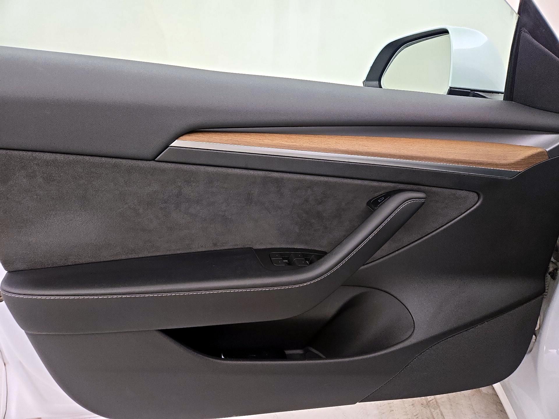 Thumbnail: 2022 Tesla Model 3 - 12