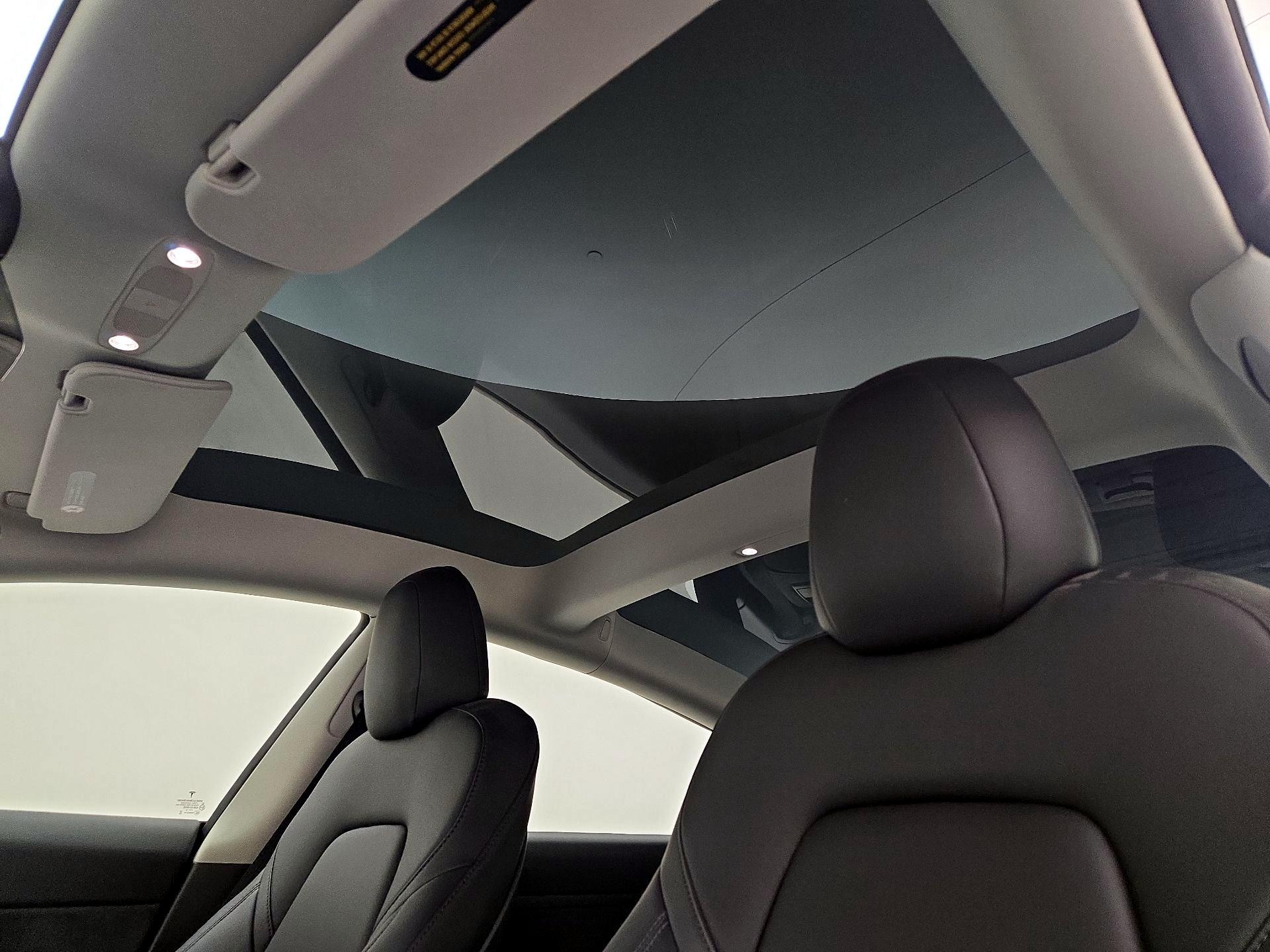 Thumbnail: 2022 Tesla Model 3 - 19