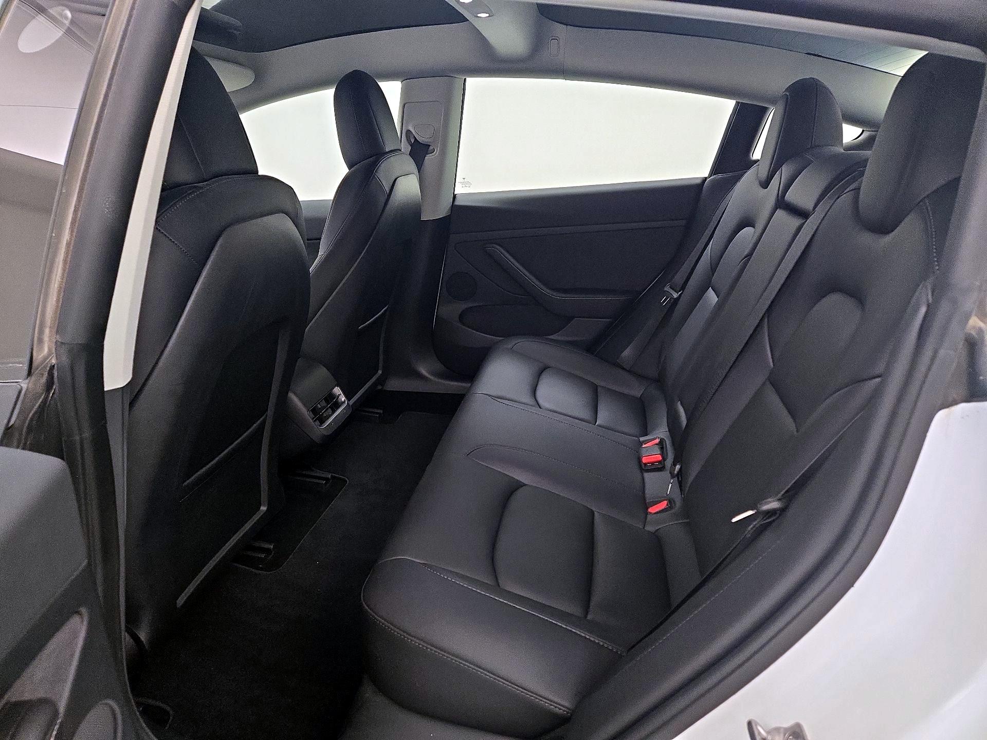 Thumbnail: 2022 Tesla Model 3 - 20