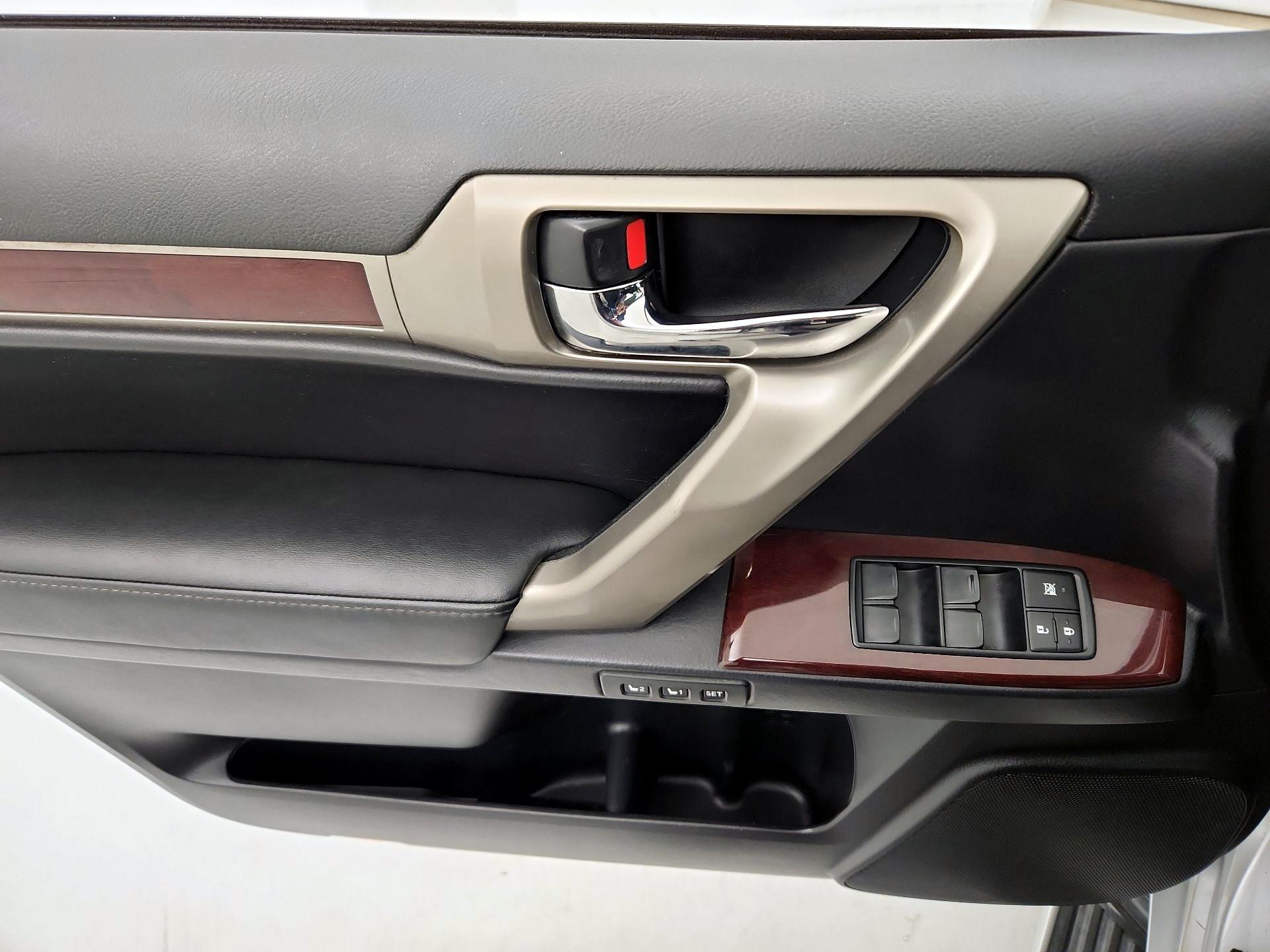 Thumbnail: 2015 Lexus GX - 12