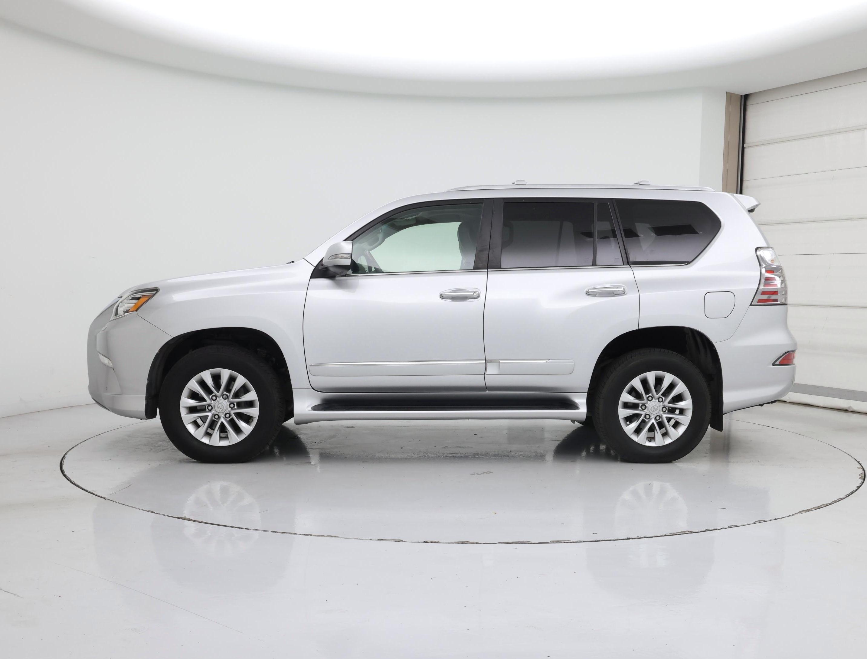 Thumbnail: 2015 Lexus GX - 3