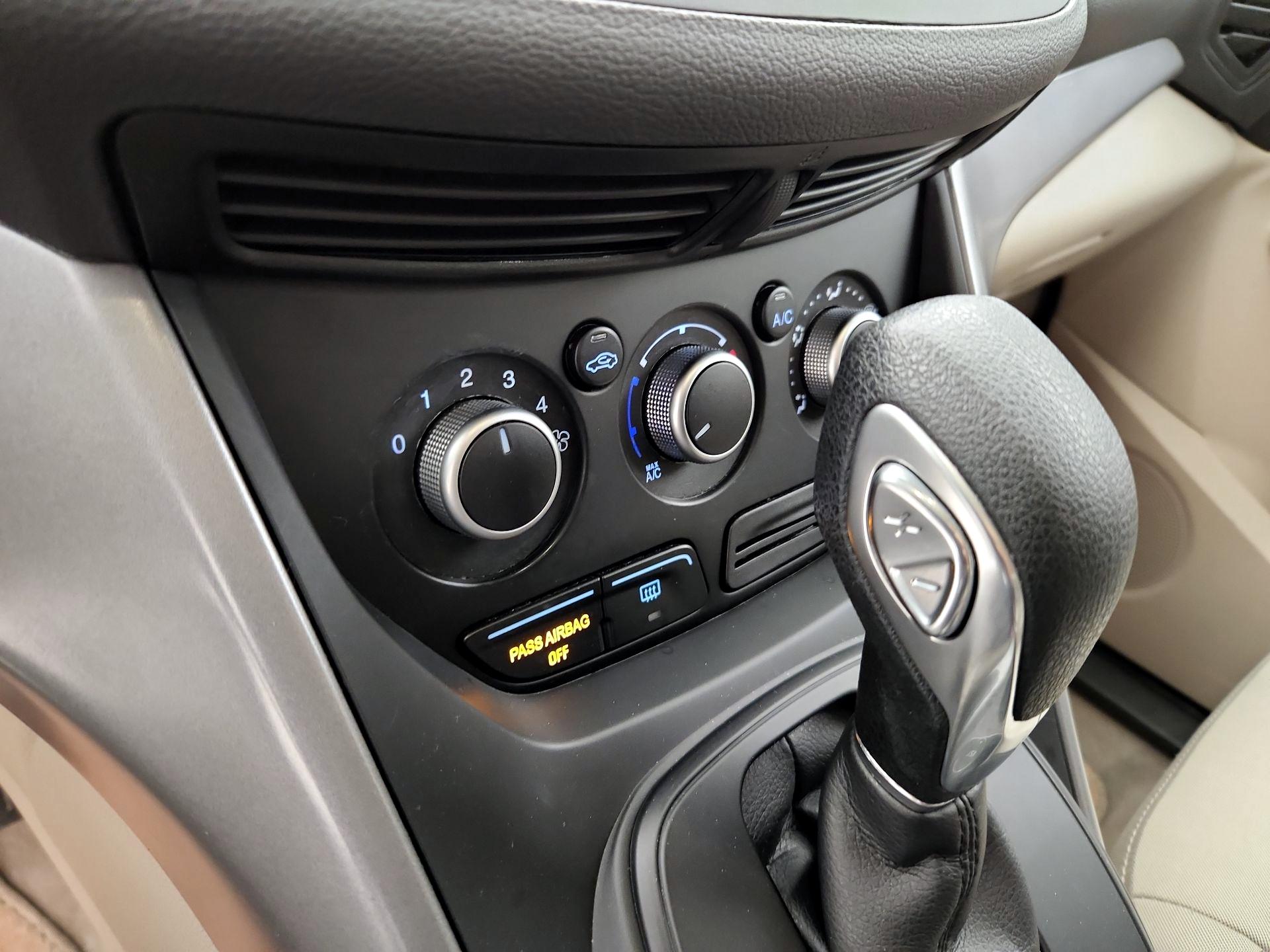 Thumbnail: 2015 Ford Escape - 16